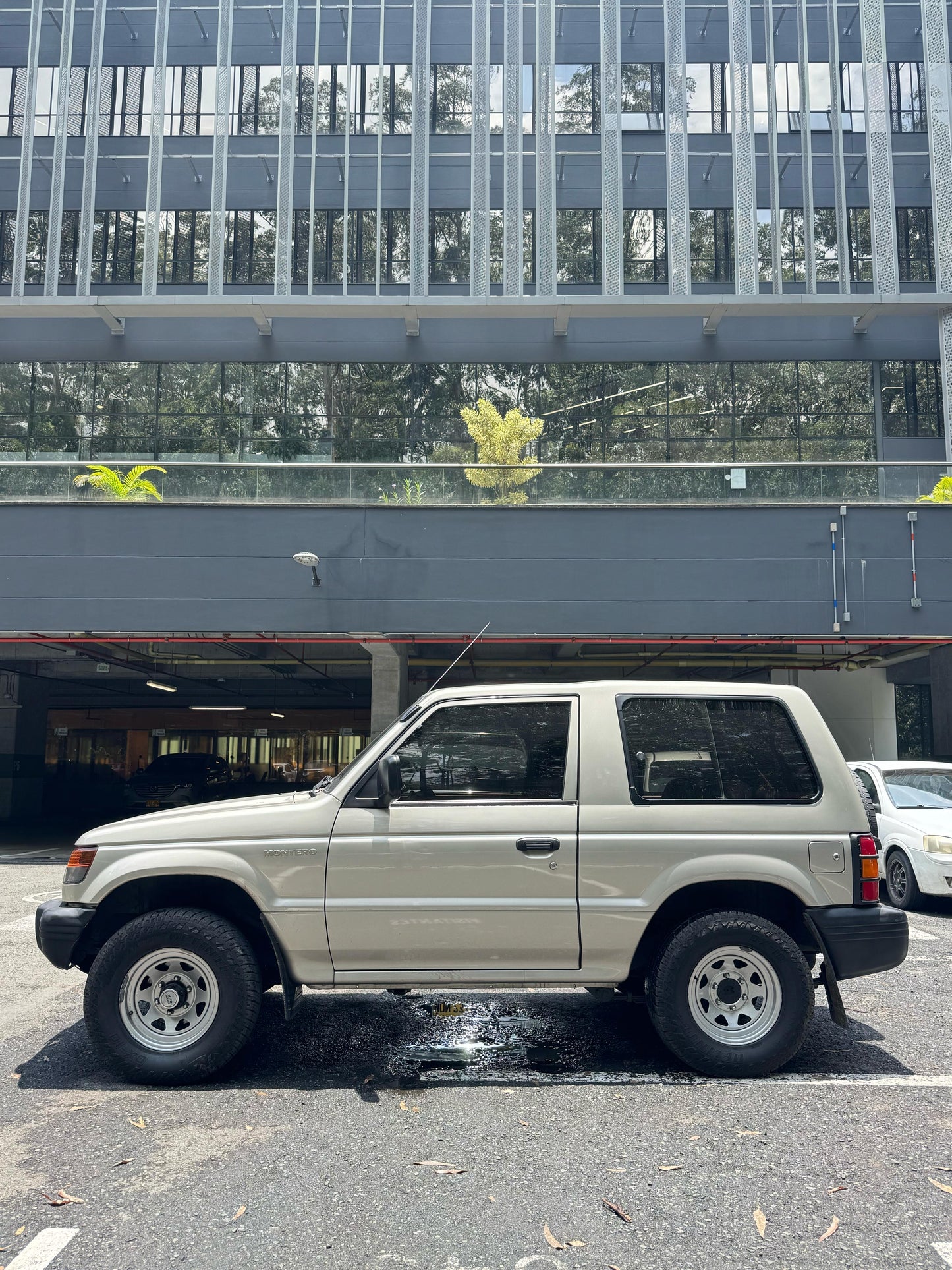 2003 - MITSUBISHI MONTERO V11 2.4L