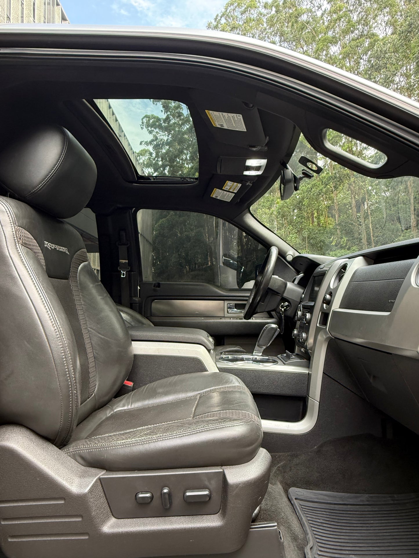 2014 - CAMIONETA FORD F150 RAPTOR 4X4 SVT AUT 6,2L