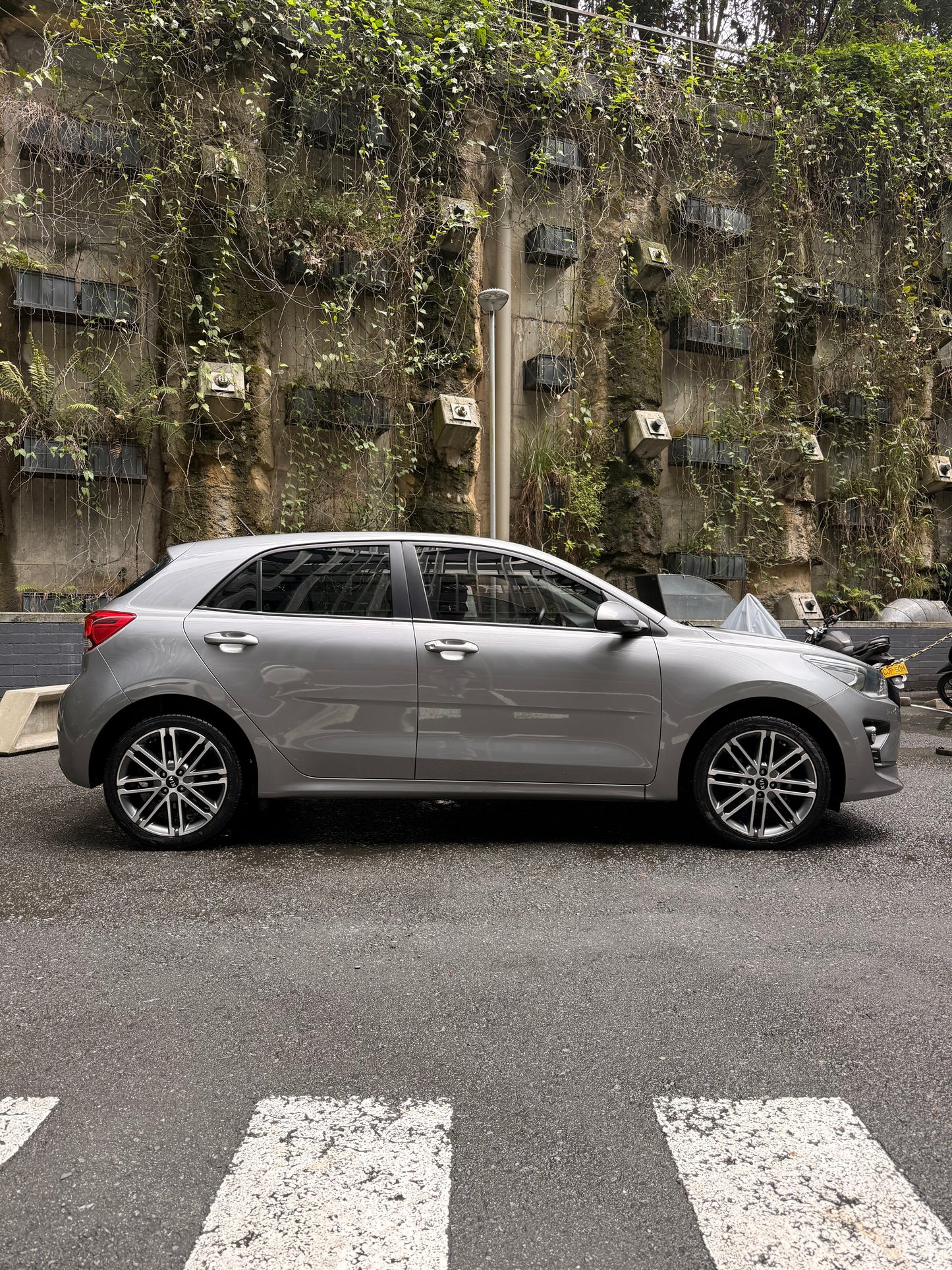 2022 - KIA RIO VIBRANT AT 1.4L HB