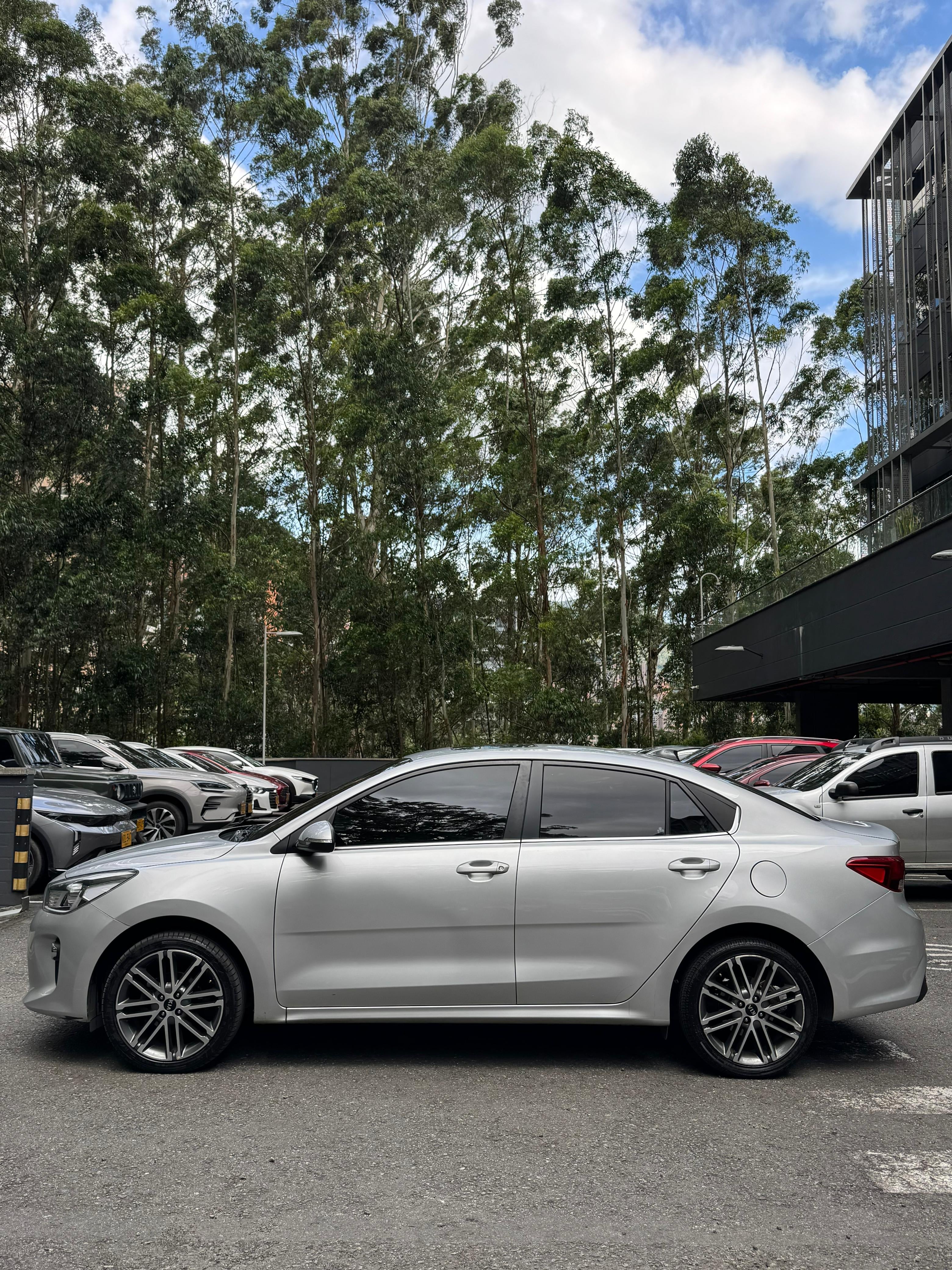 2020 - KIA RIO ZENITH AT 1.4L