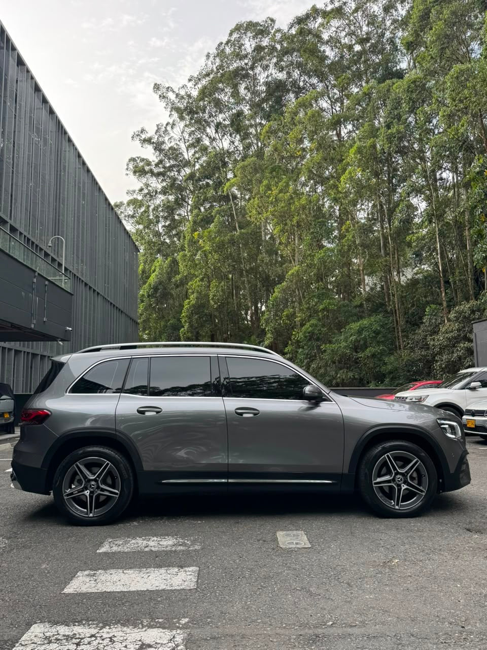 2023 - MERCEDES BENZ GLB200