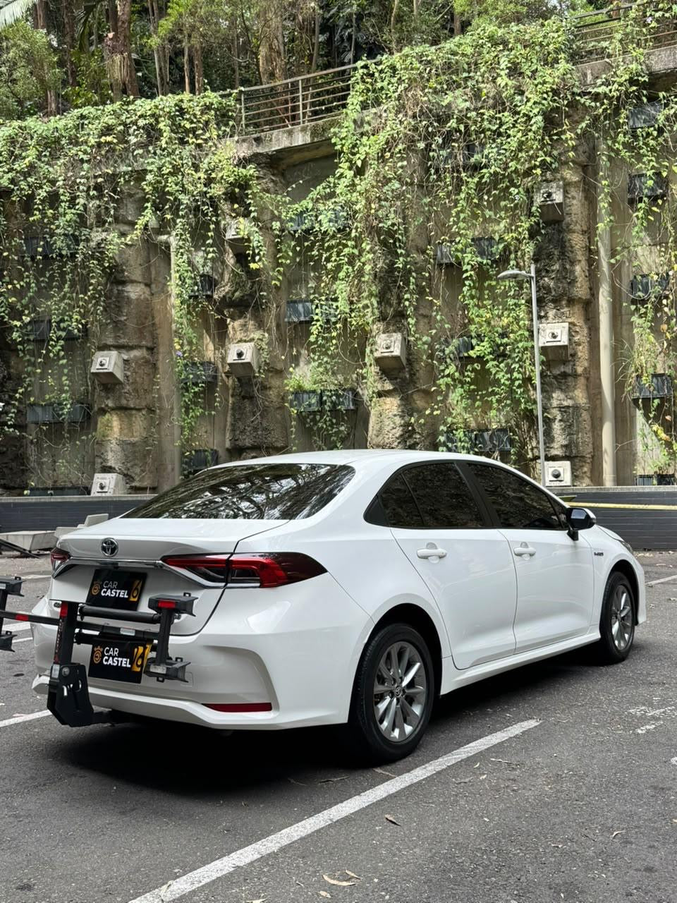 2023 -TOYOTA COROLLA XLi HIBRIDO