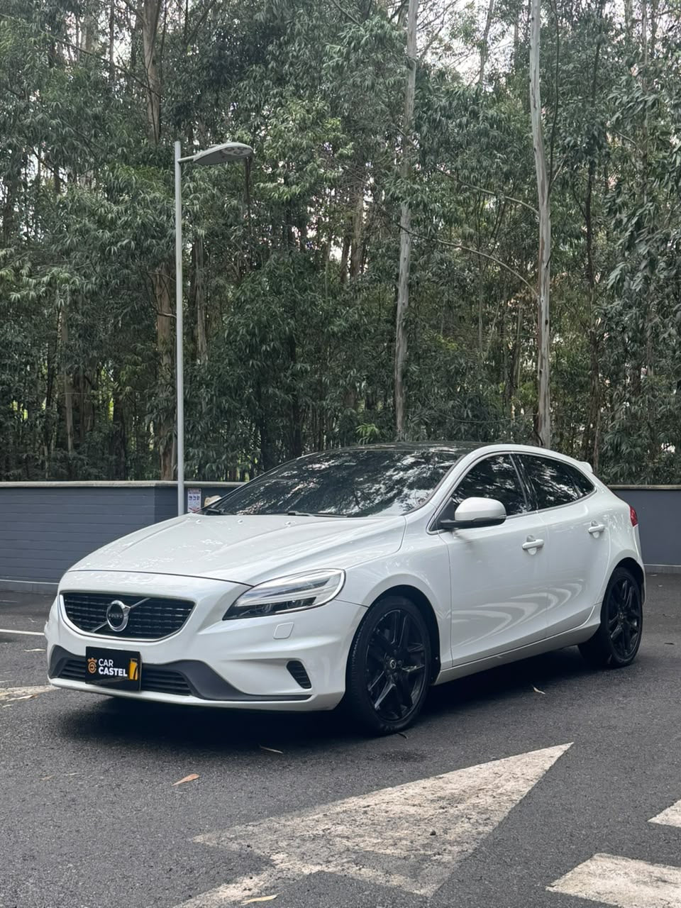 2018 -  VOLVO V40 T4 2.0L