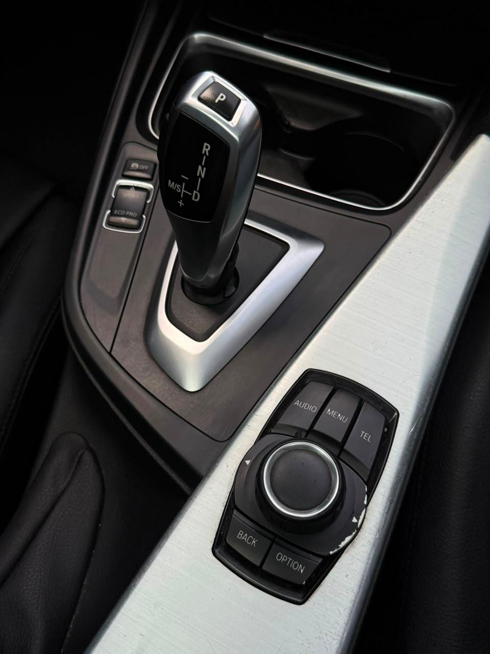 2014 - BMW 316i Standard Turbo Sedan