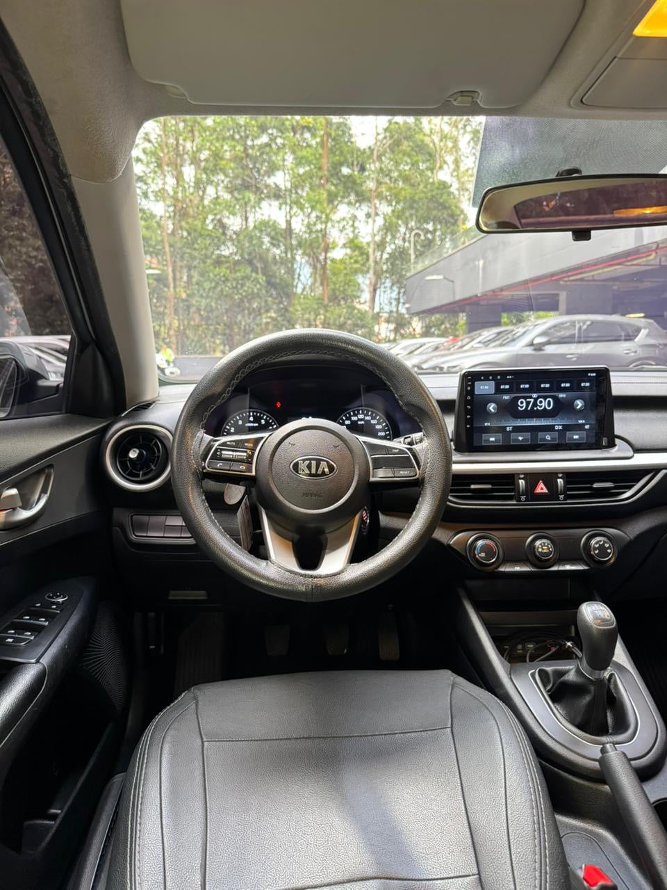 2020 - KIA CERATO VIVRO VIBRANT 1.6 MT
