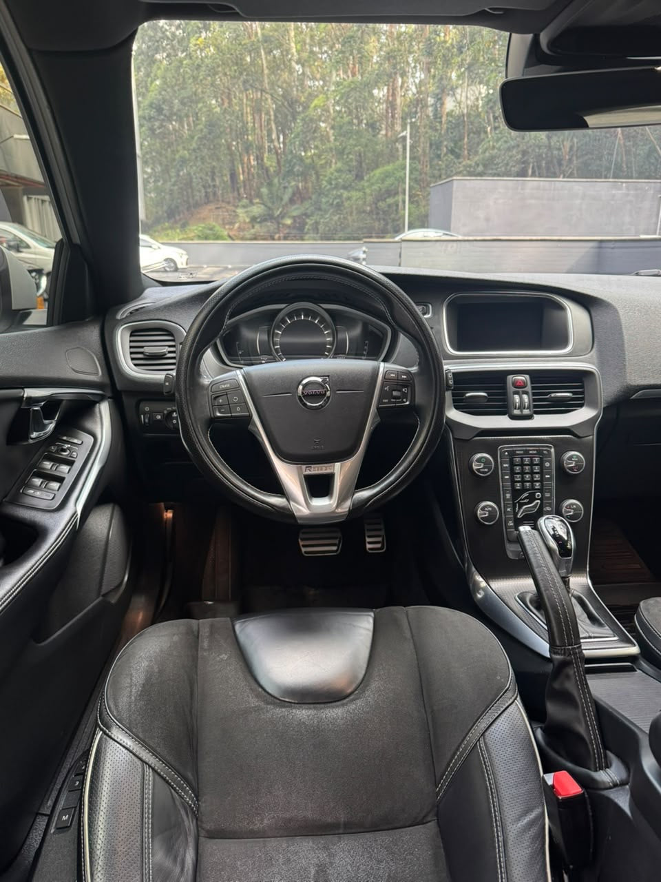 2018 -  VOLVO V40 T4 2.0L