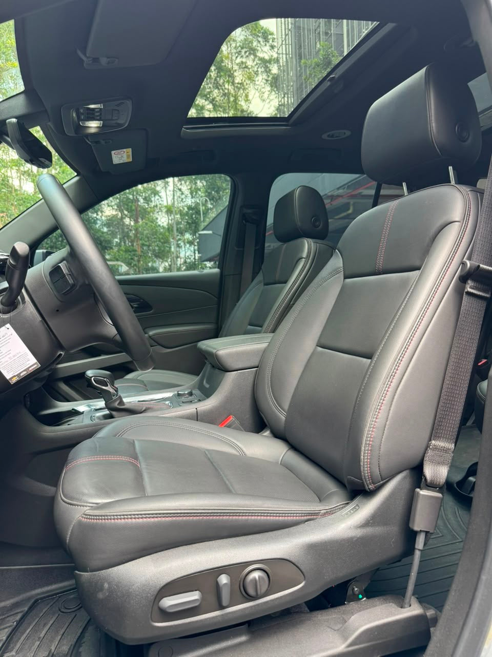 2023 - -CHEVROLET TRAVERSE RS AWD