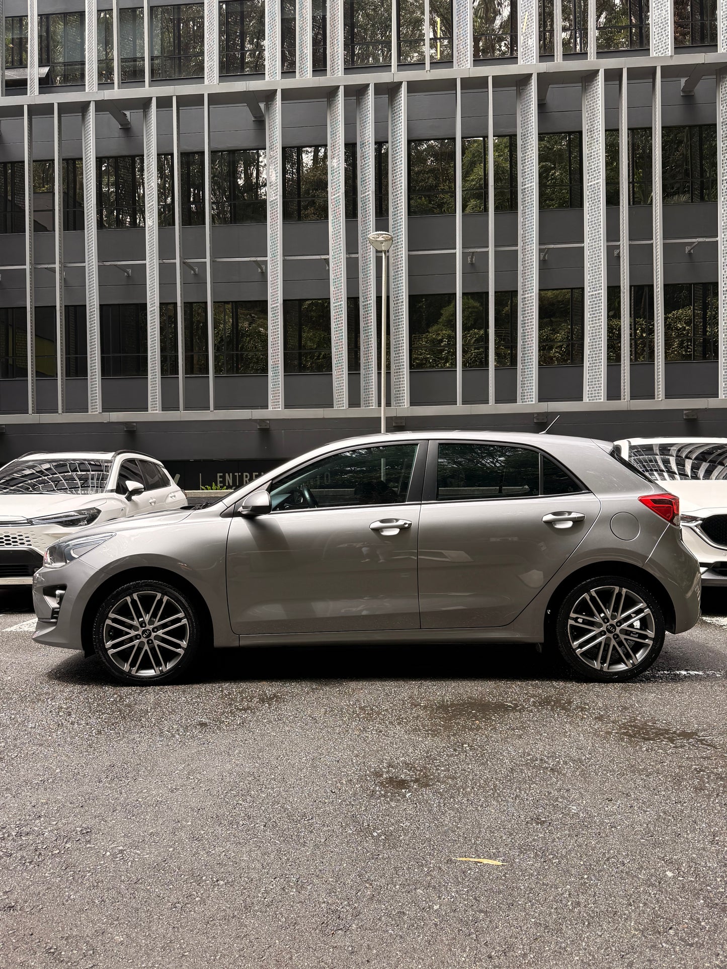 2022 - KIA RIO VIBRANT AT 1.4L HB