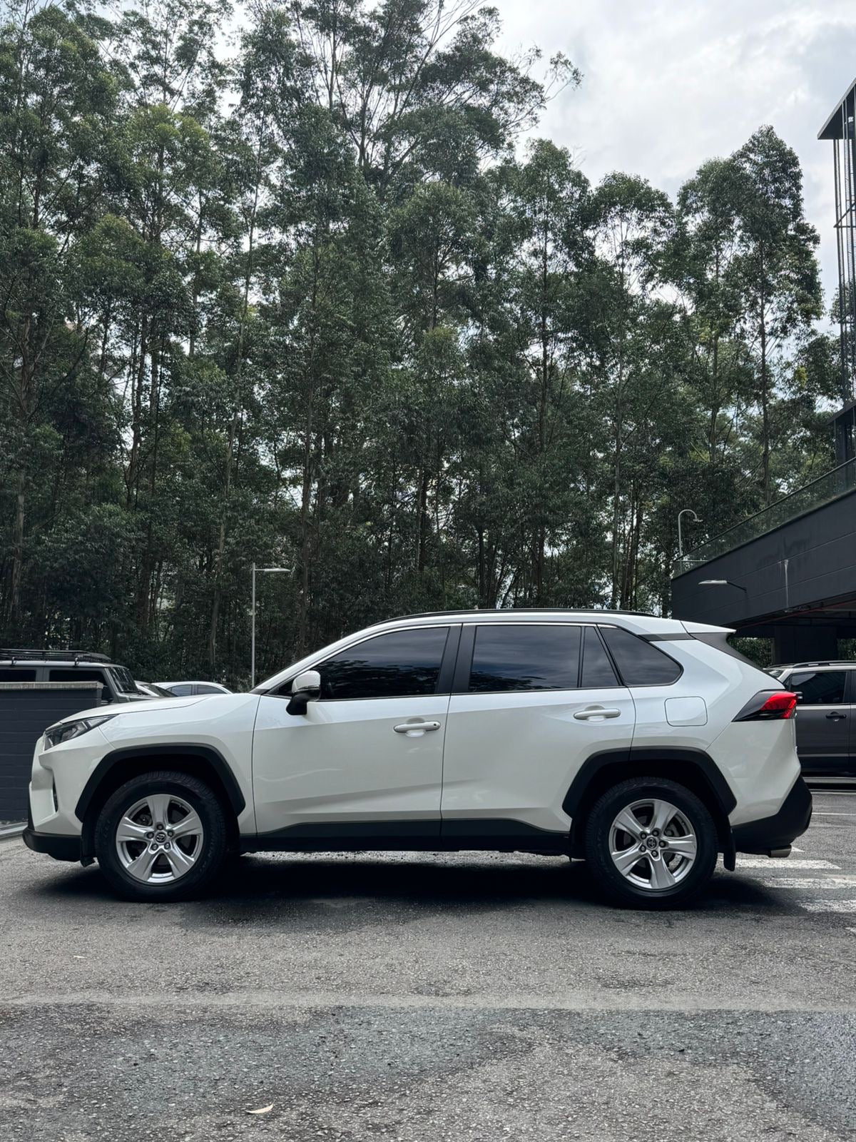 2020 - TOYOTA RAV 4 XLE 4X2 2.0L