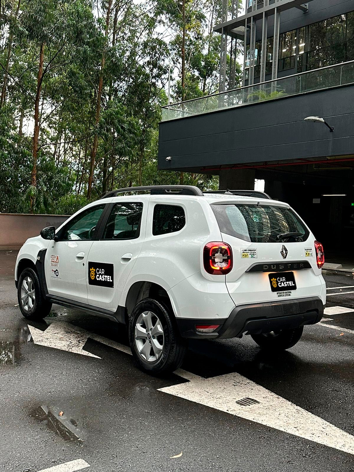 2024 RENAULT DUSTER 4X2 SERVICIO PÚBLICO