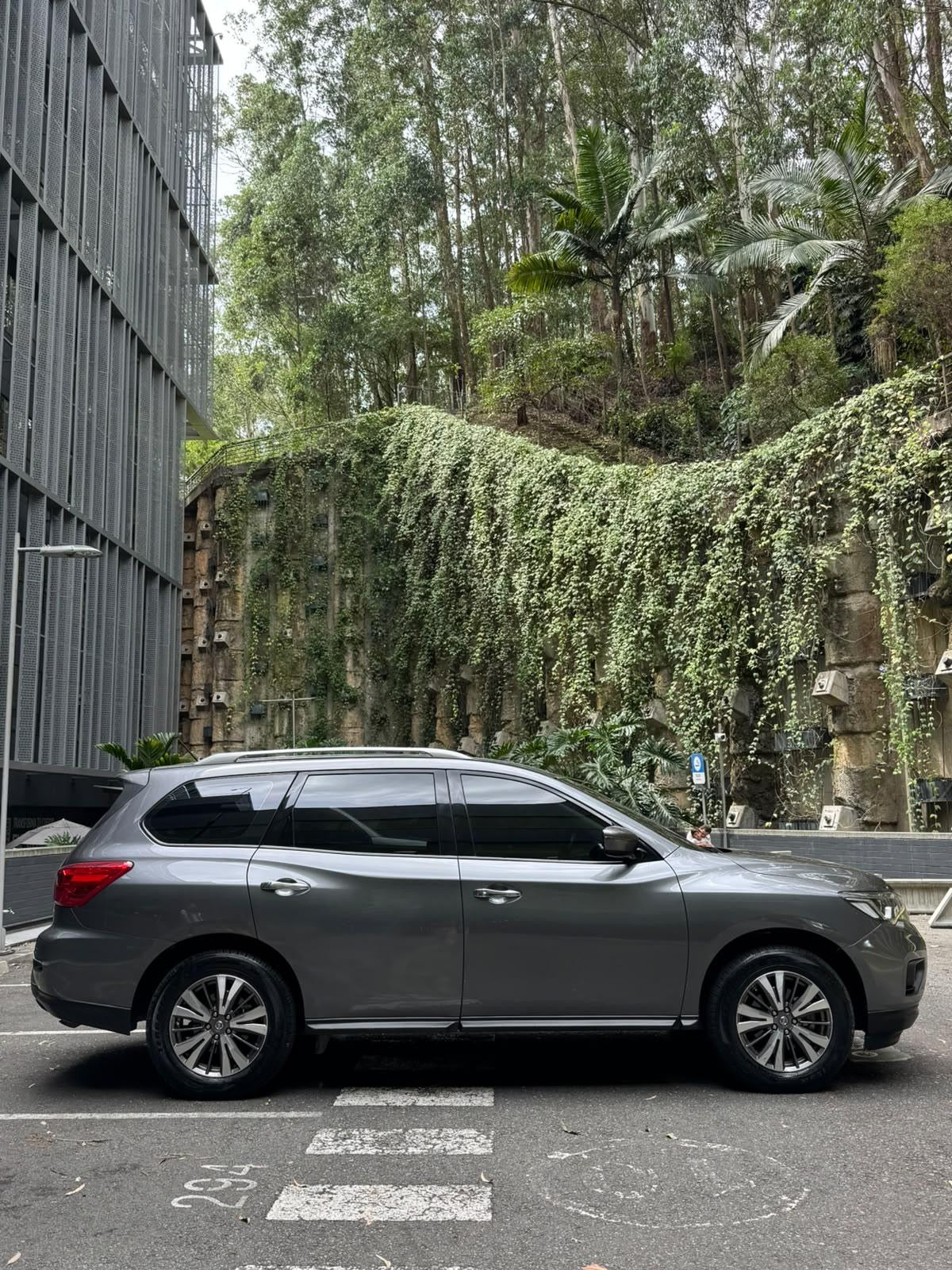 2019 - NISSAN PATHFINDER SENSE 3,5L AWD 7 PUESTOS