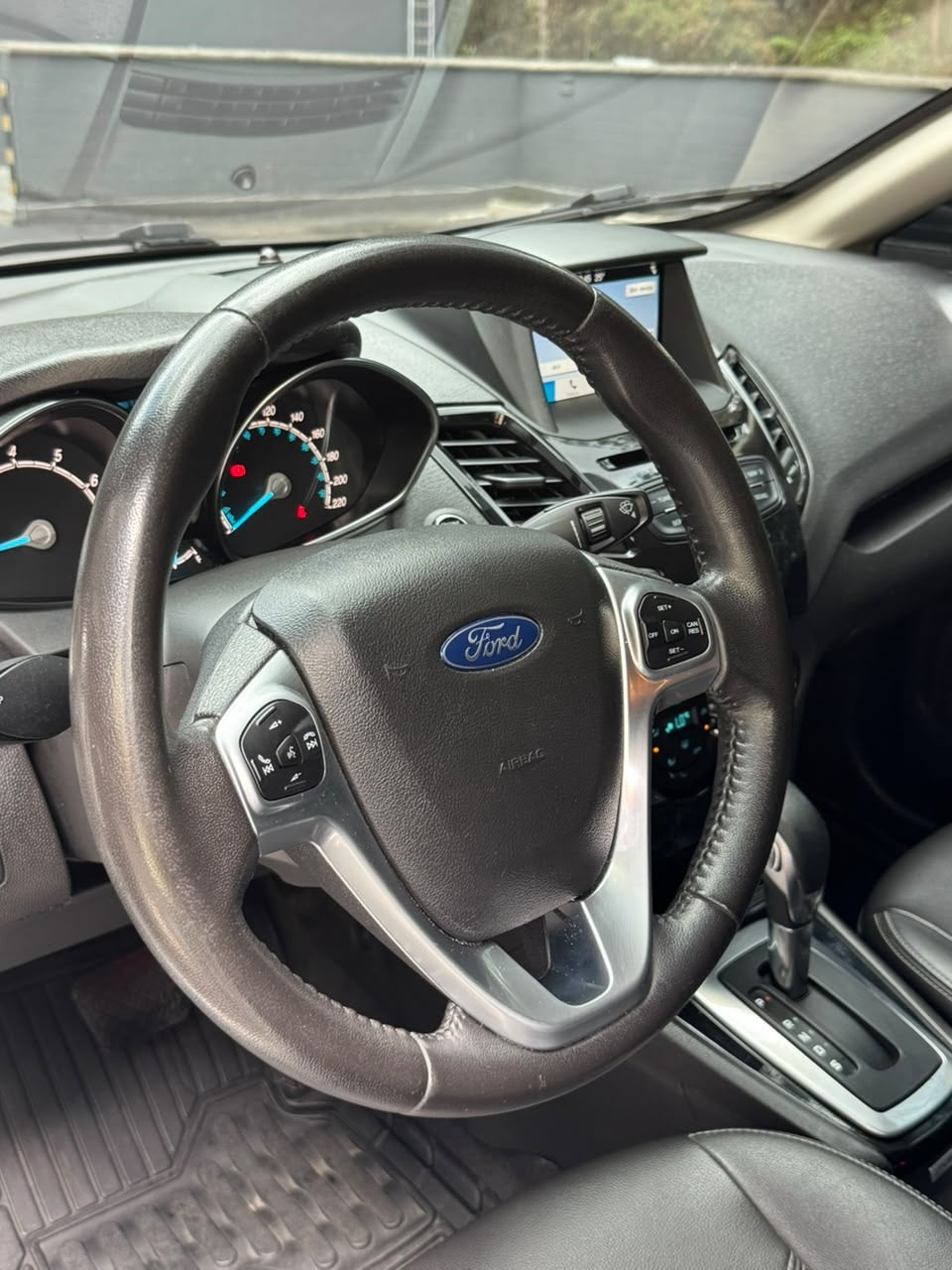 2018 - FORD FIESTA TITANIUM AUT 1.6L