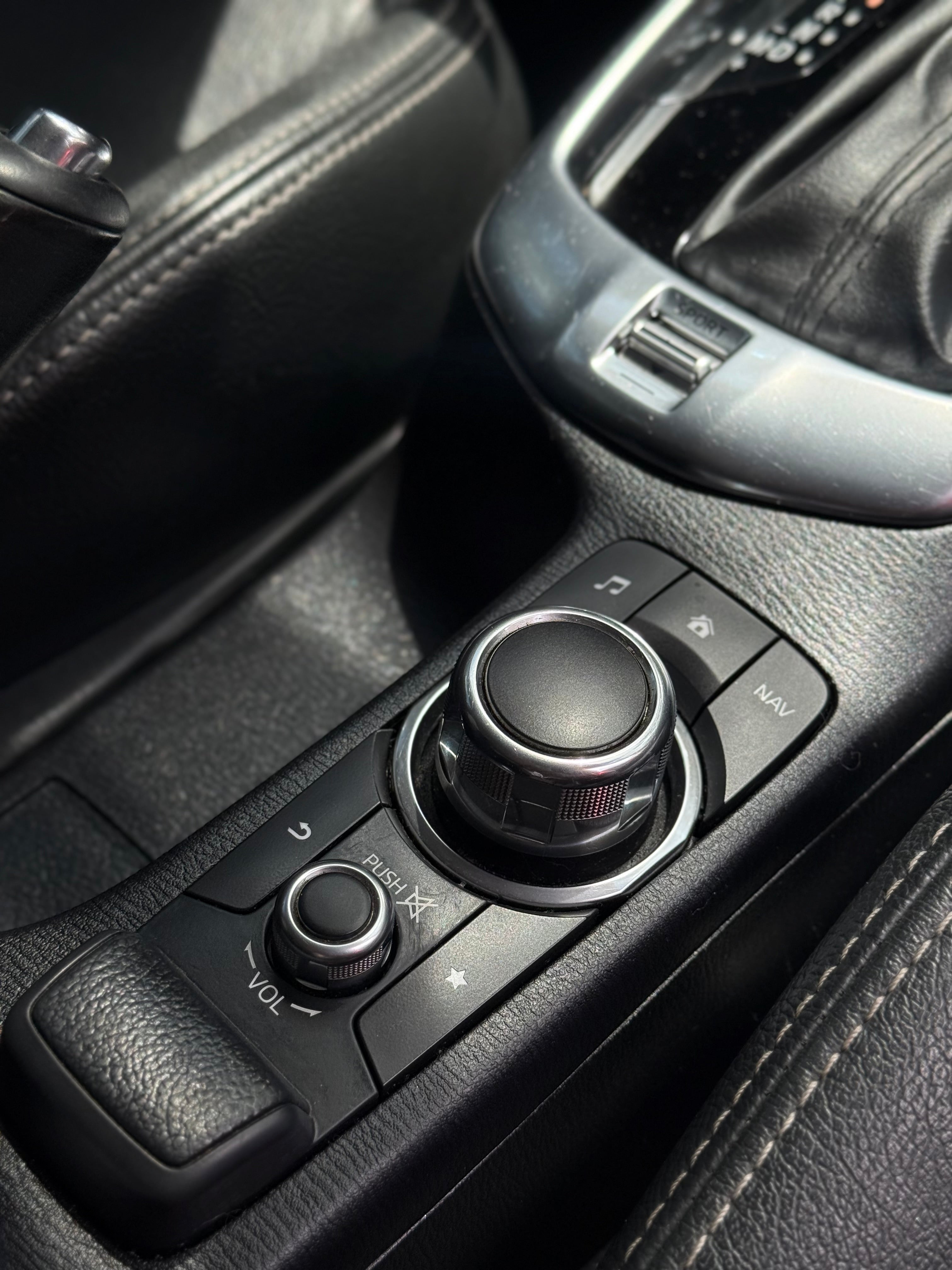 2017 - MAZDA 2 TOURING AT