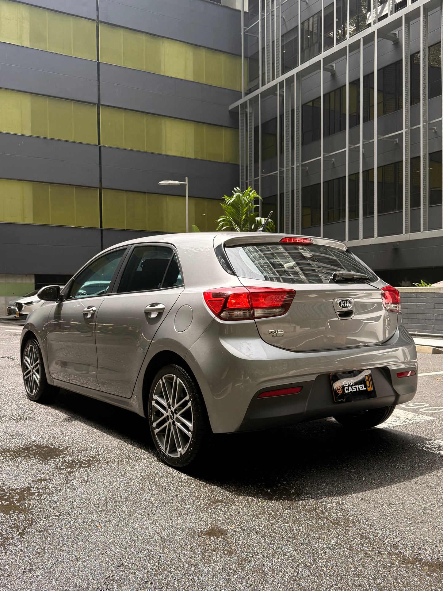 2022 - KIA RIO VIBRANT AT 1.4L HB