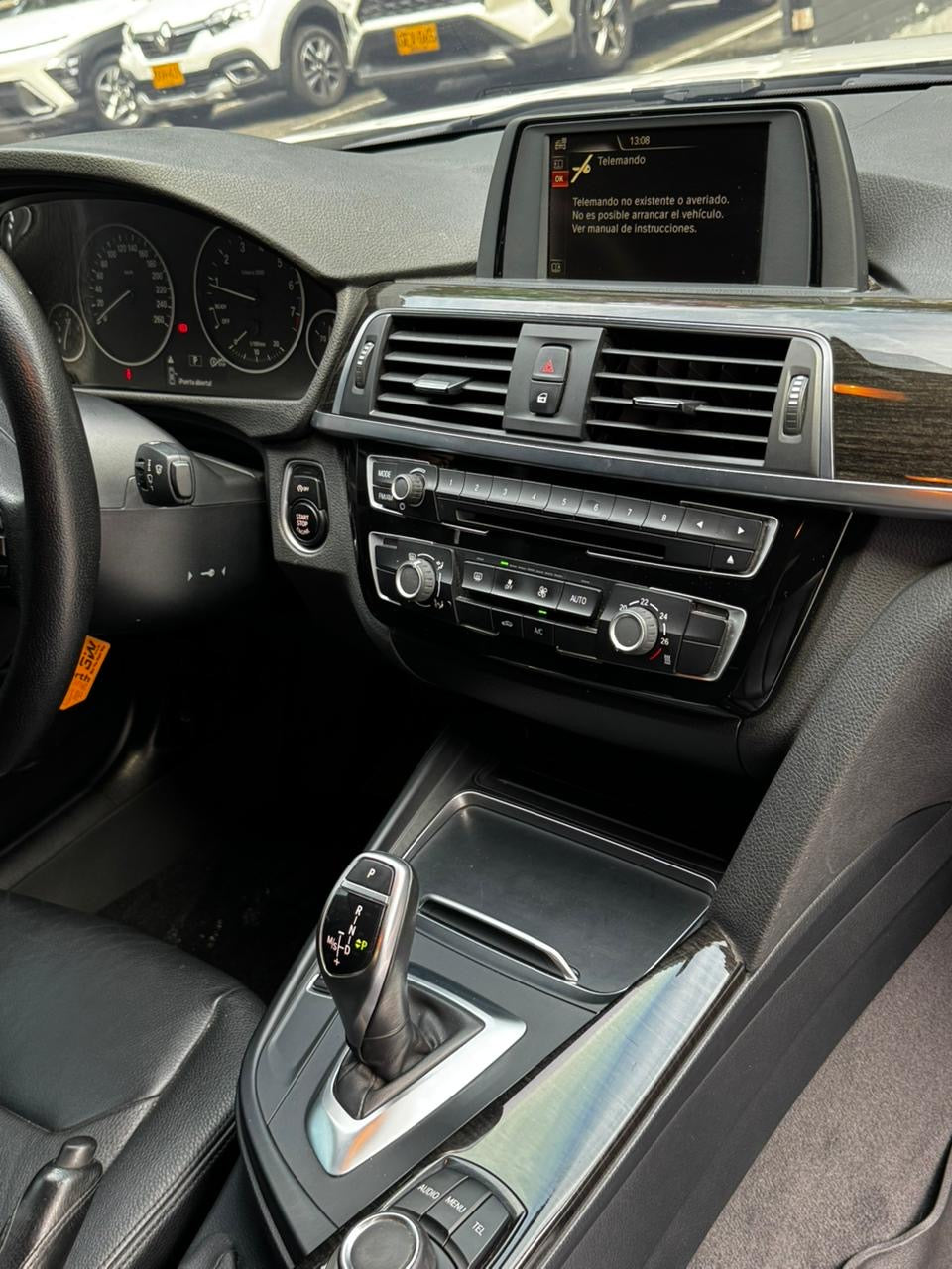 2016 - BMW 320i Luxury Sedan