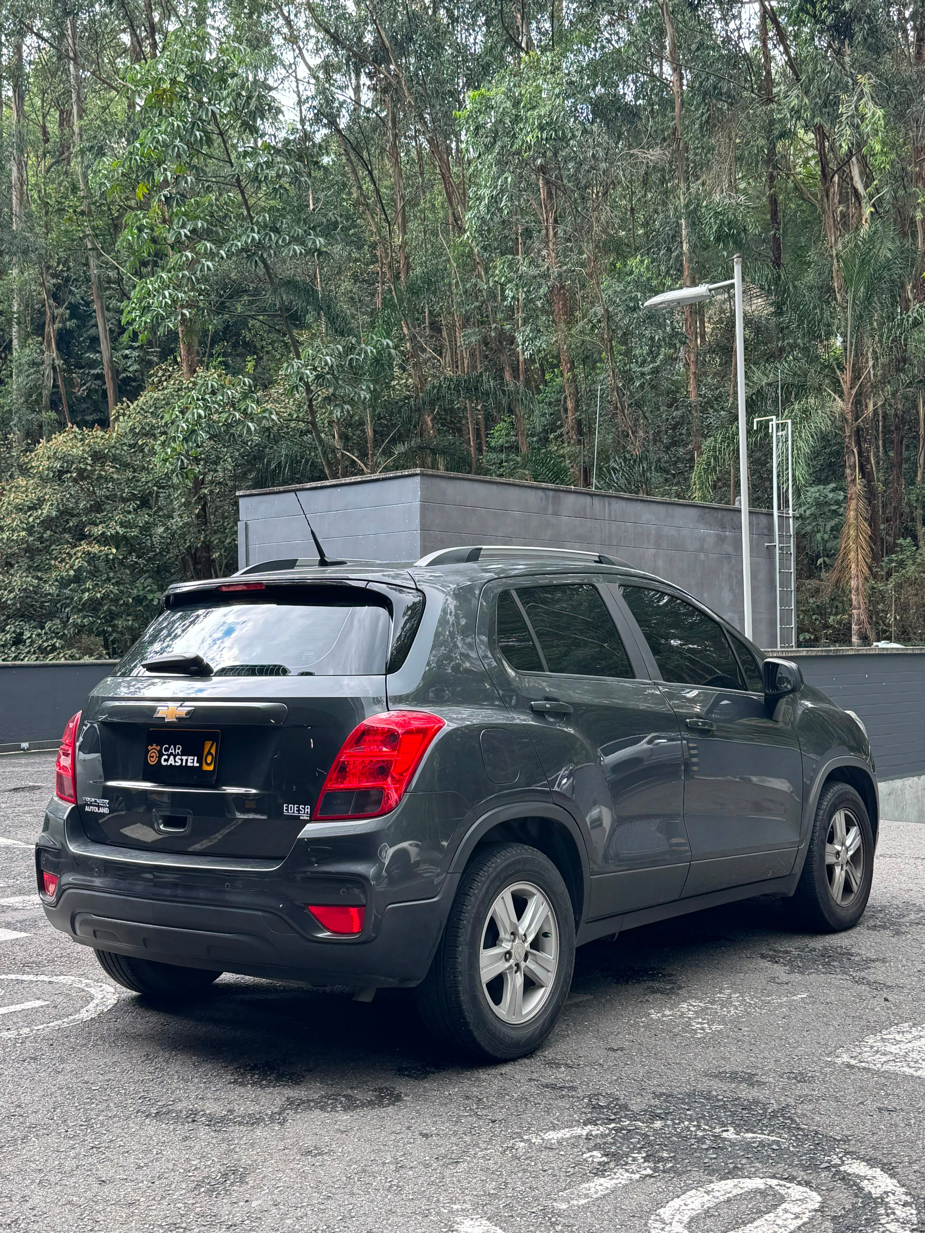 2018 - -CHEVROLET TRACKER LS MT 1.8L