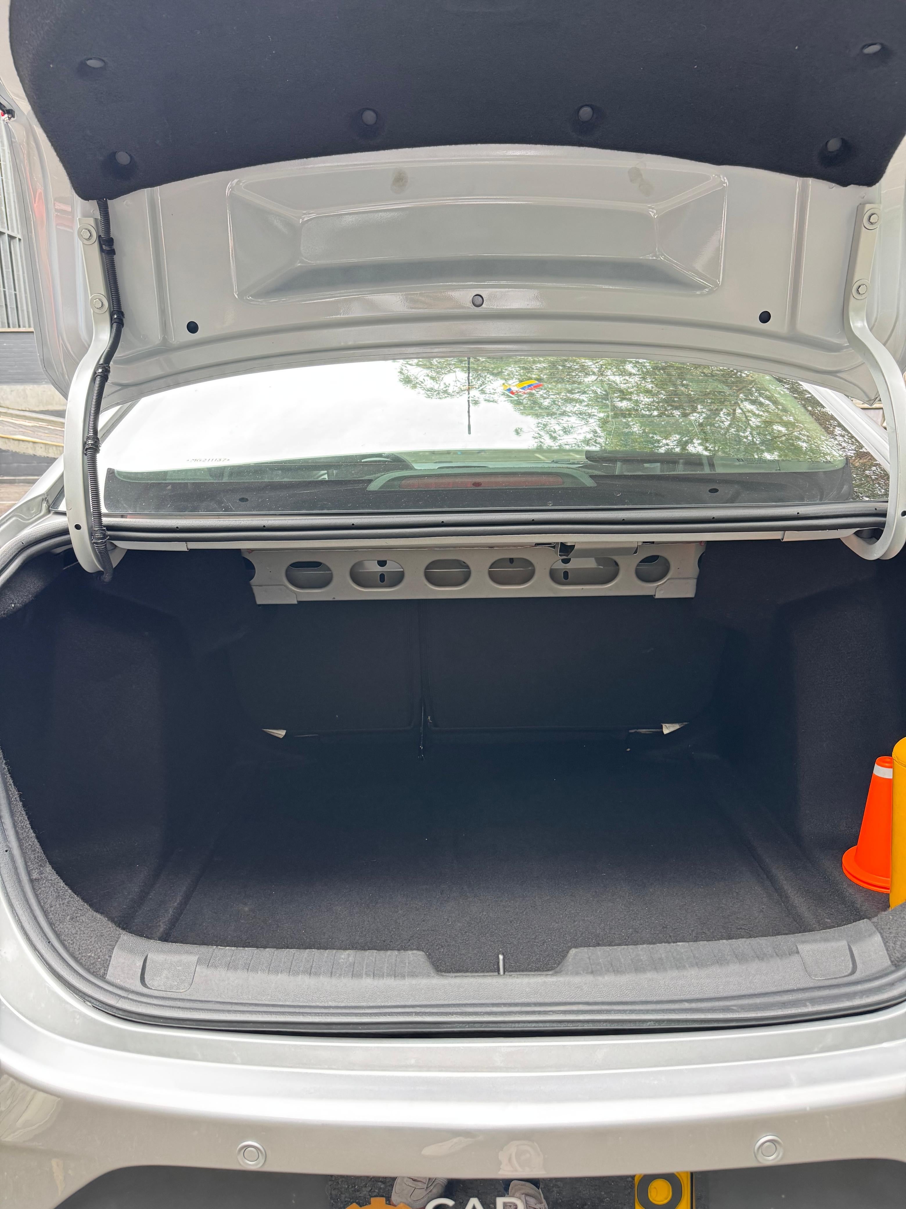 2021 - CHEVROLET ONIX LTZ SEDÁN 1.0L AUT