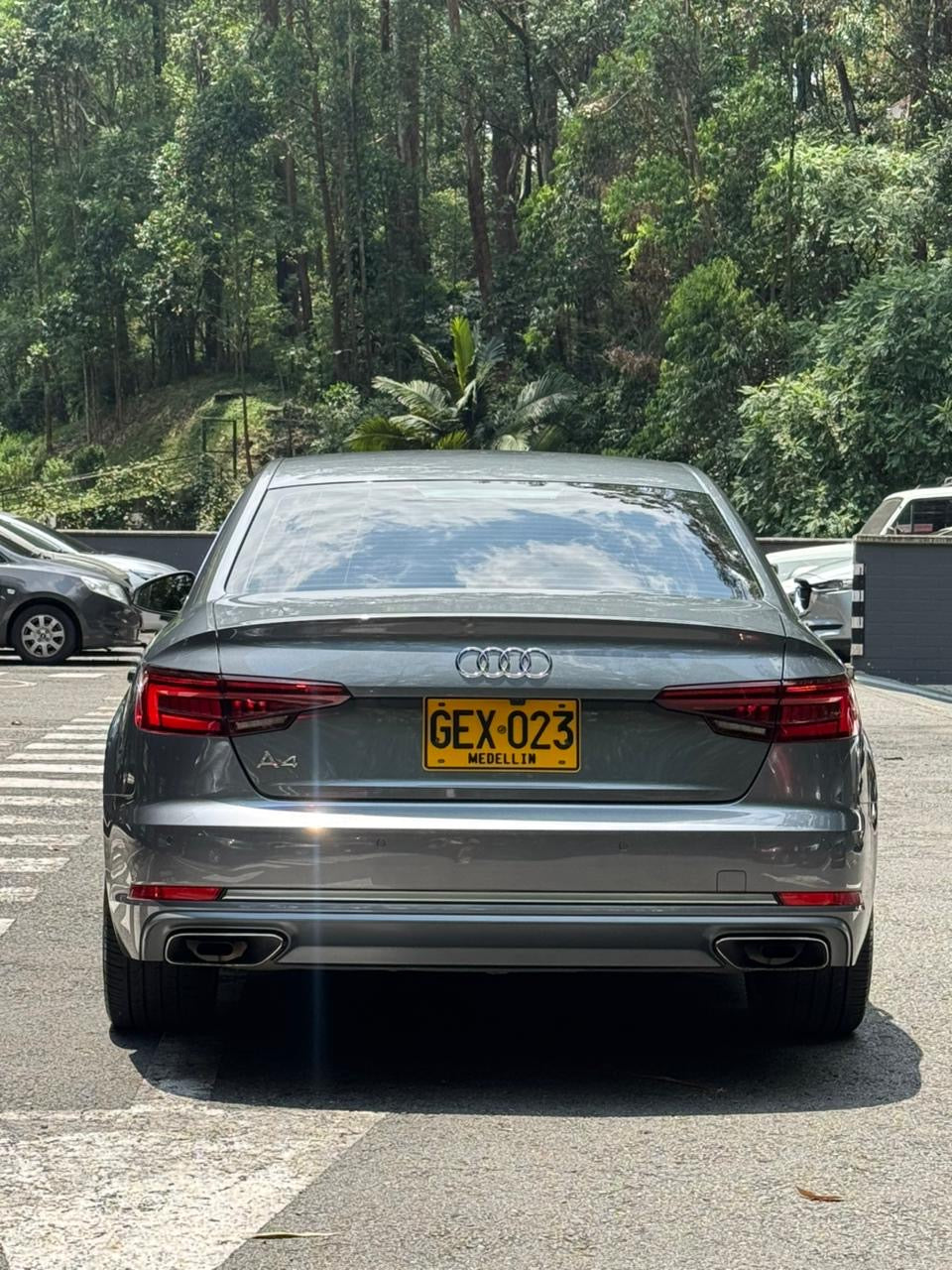 2019 -AUDI A4 SLINE