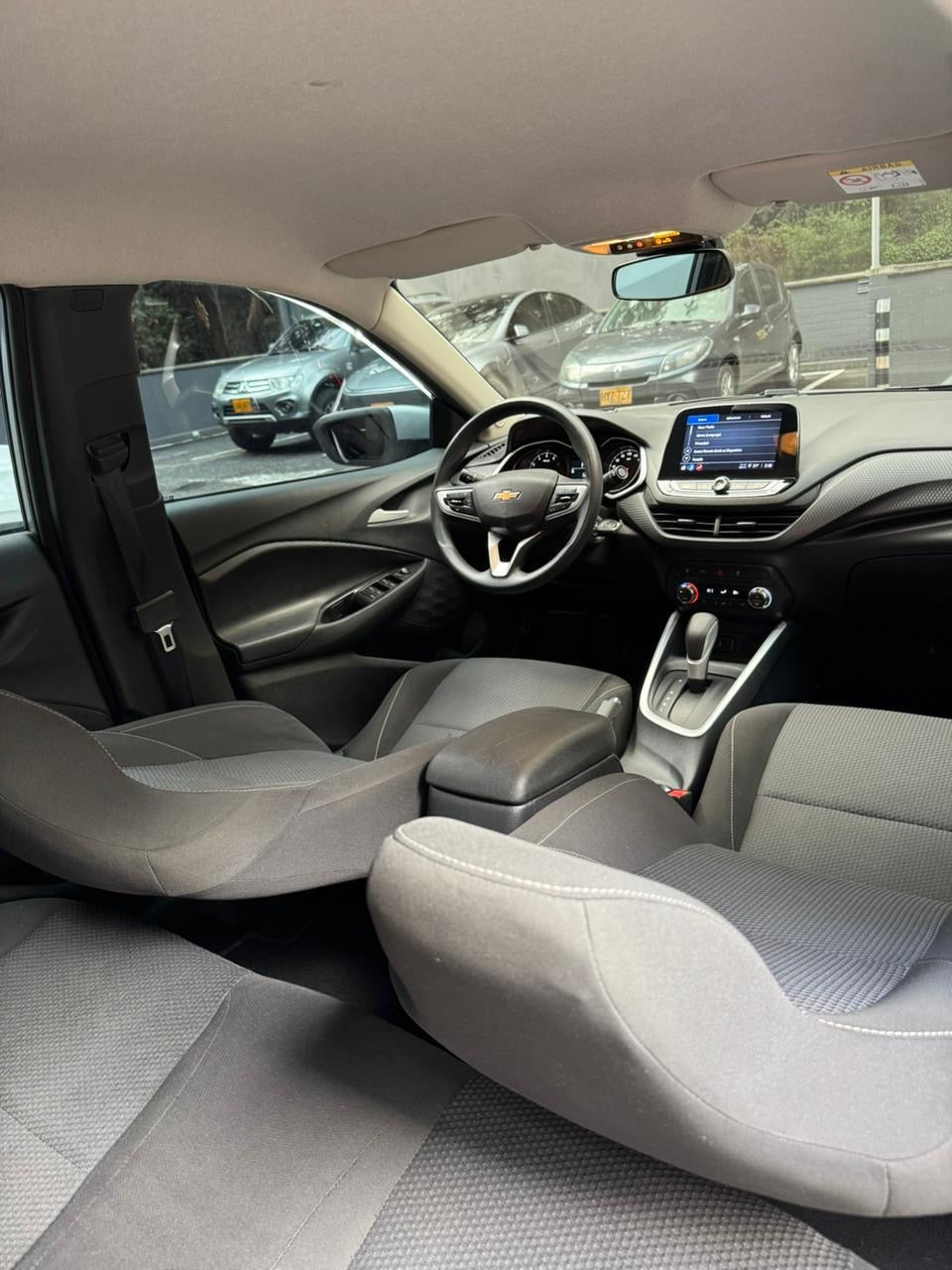 2023 - CHEVROLET ONIX LT AT