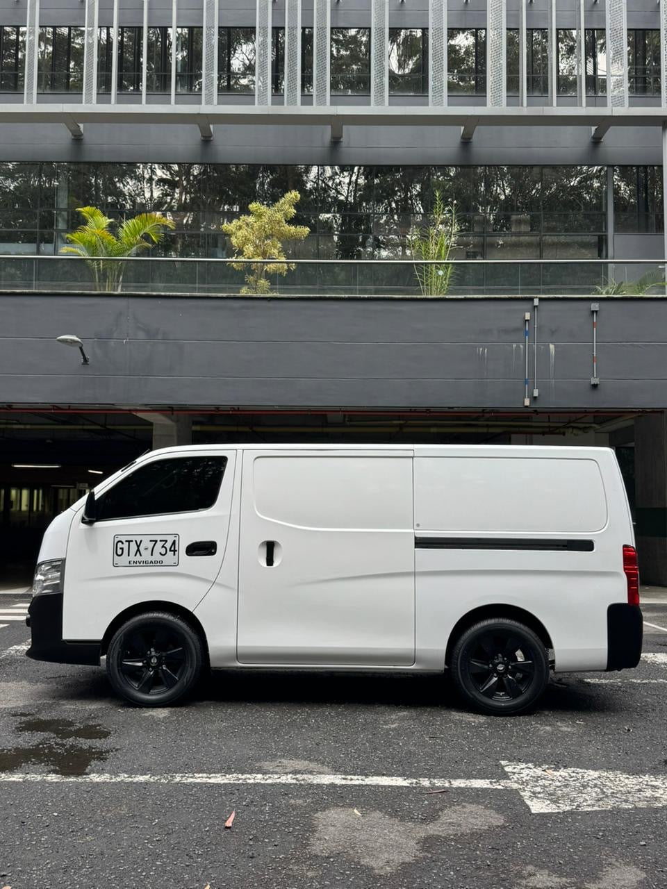 2021 - NISSAN URVAN CARGO