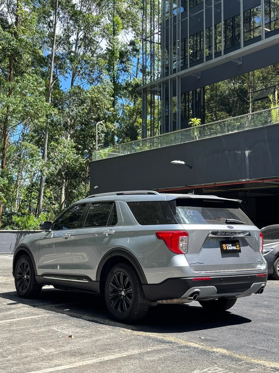 2023 - FORD EXPLORER LIMITED