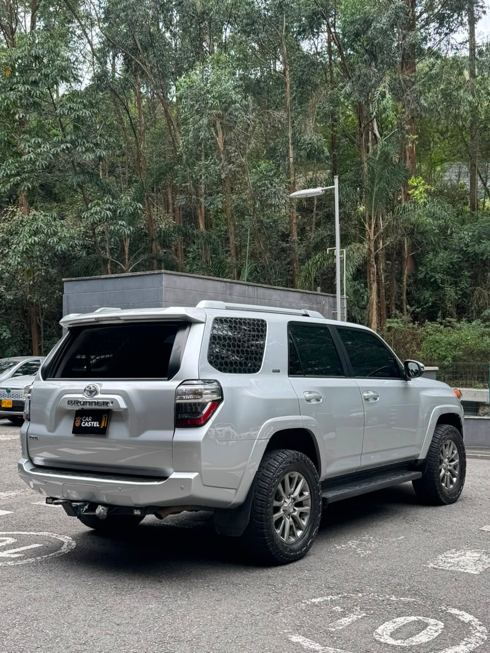 2021 - TOYOTA 4 RUNNER SR5 4.0L