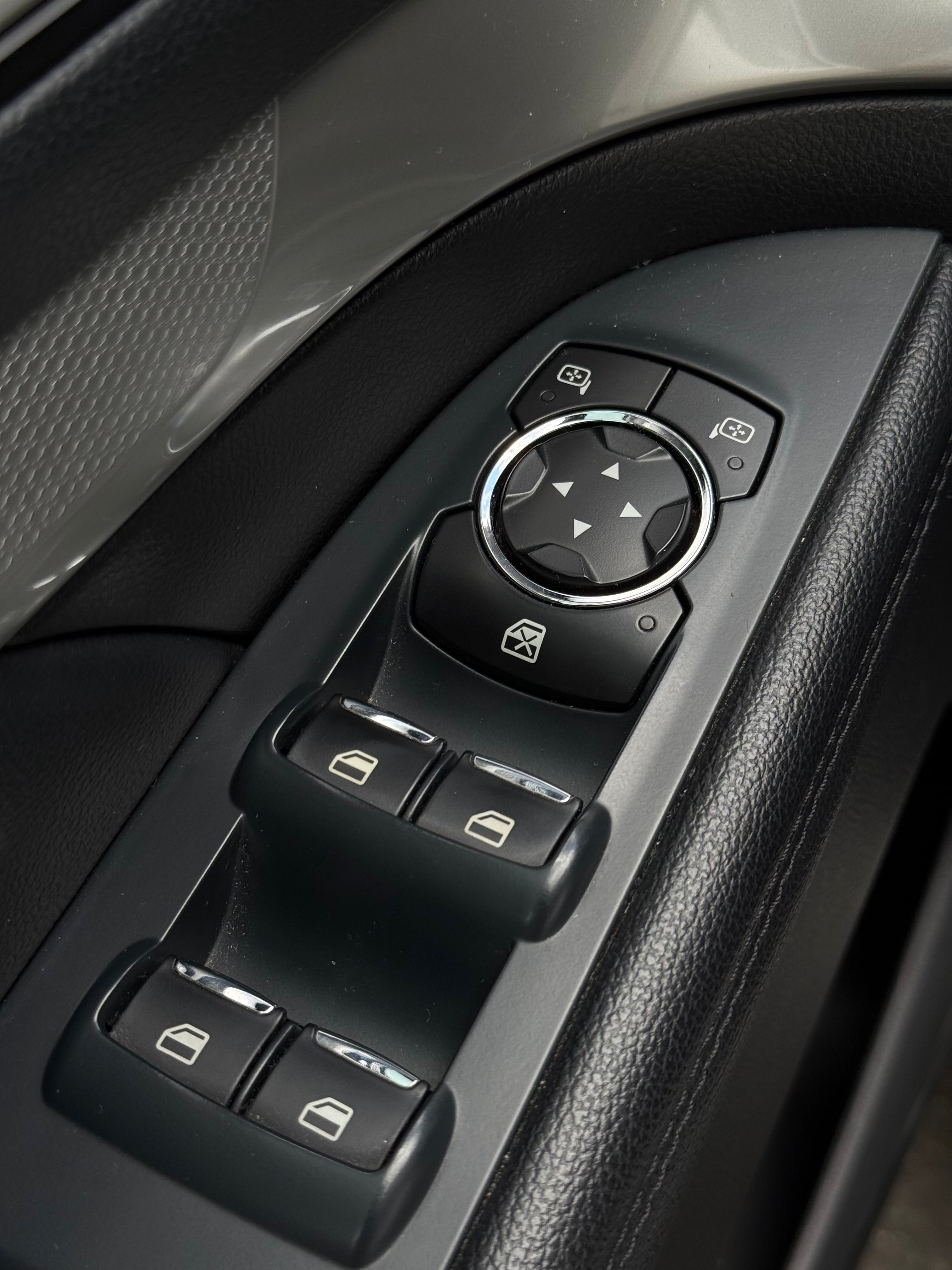 2016 - FORD EXPLORER XLT