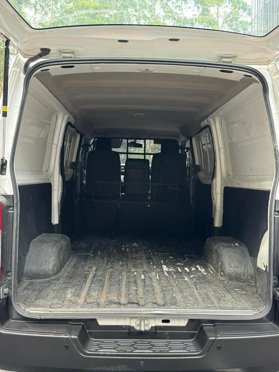 2021 - NISSAN URVAN CARGO
