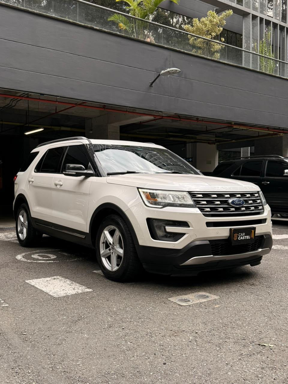 2016 - FORD EXPLORER XLT
