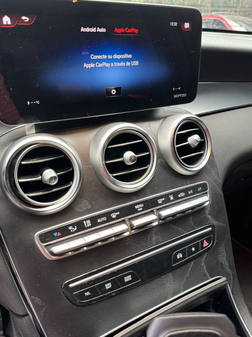 2020 - MERCEDES BENZ GLC300E 4MATIC HÍBRIDA
