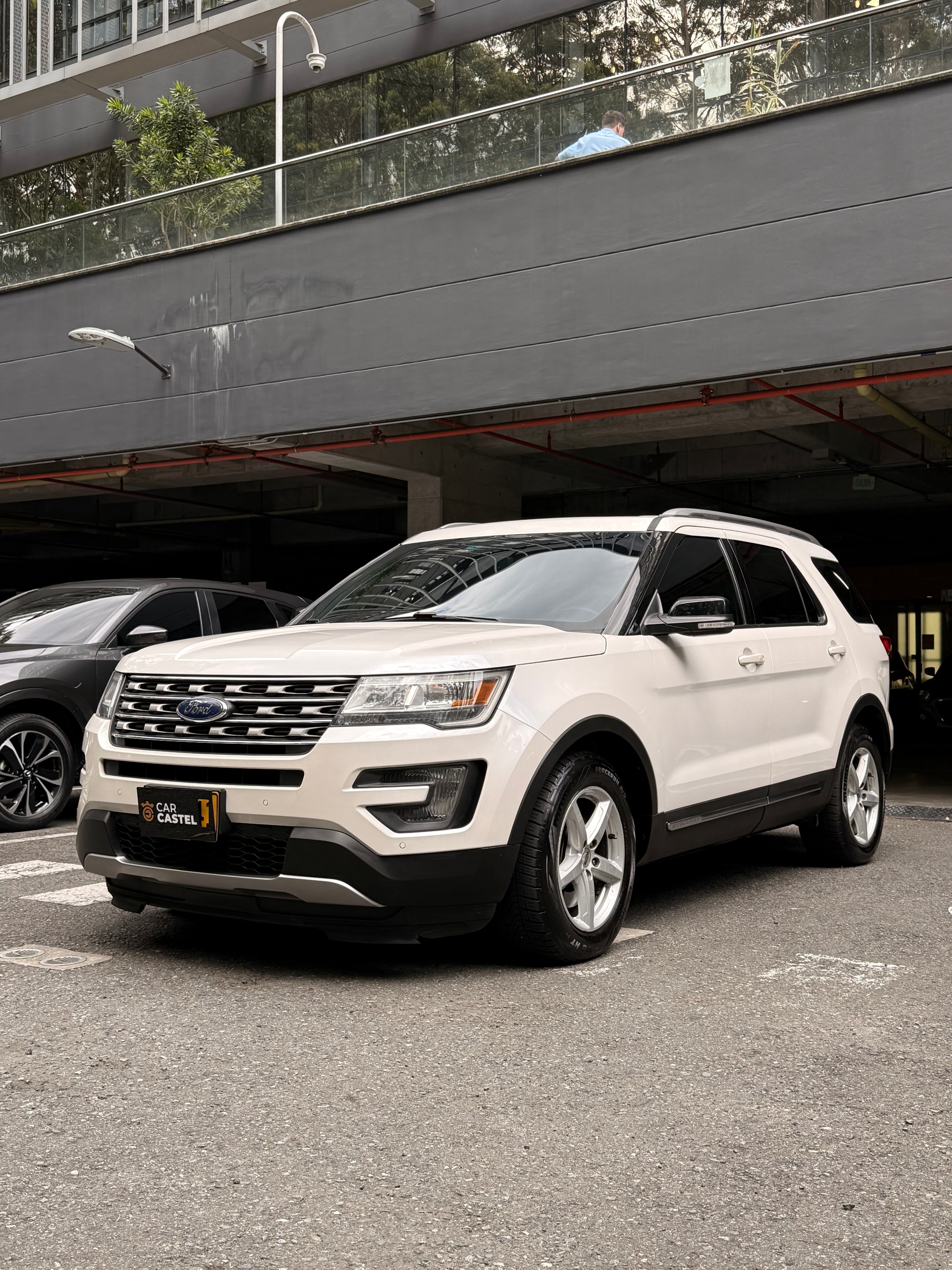 2016 - FORD EXPLORER XLT