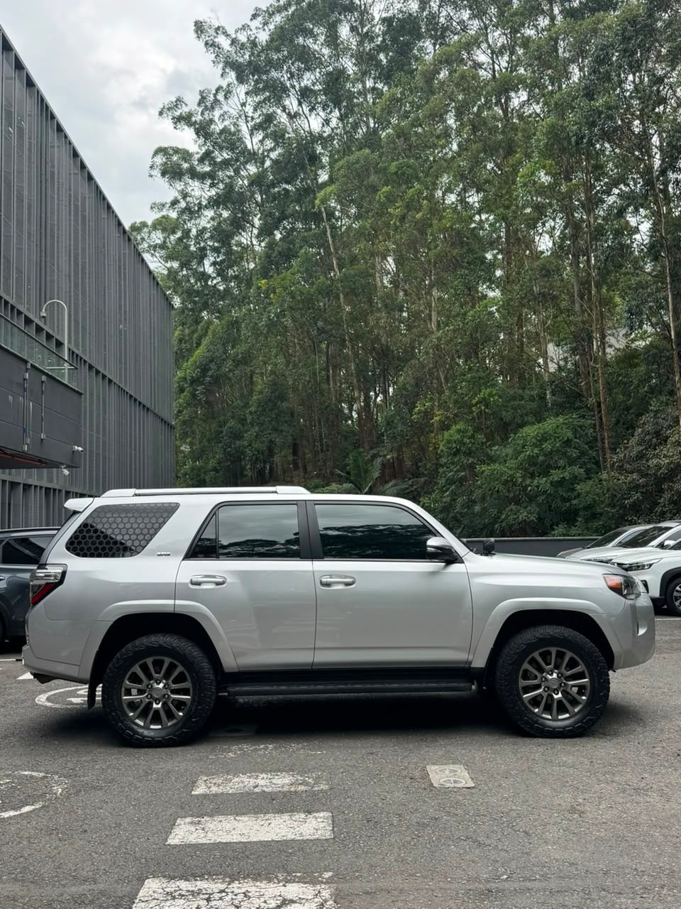 2021 - TOYOTA 4 RUNNER SR5 4.0L