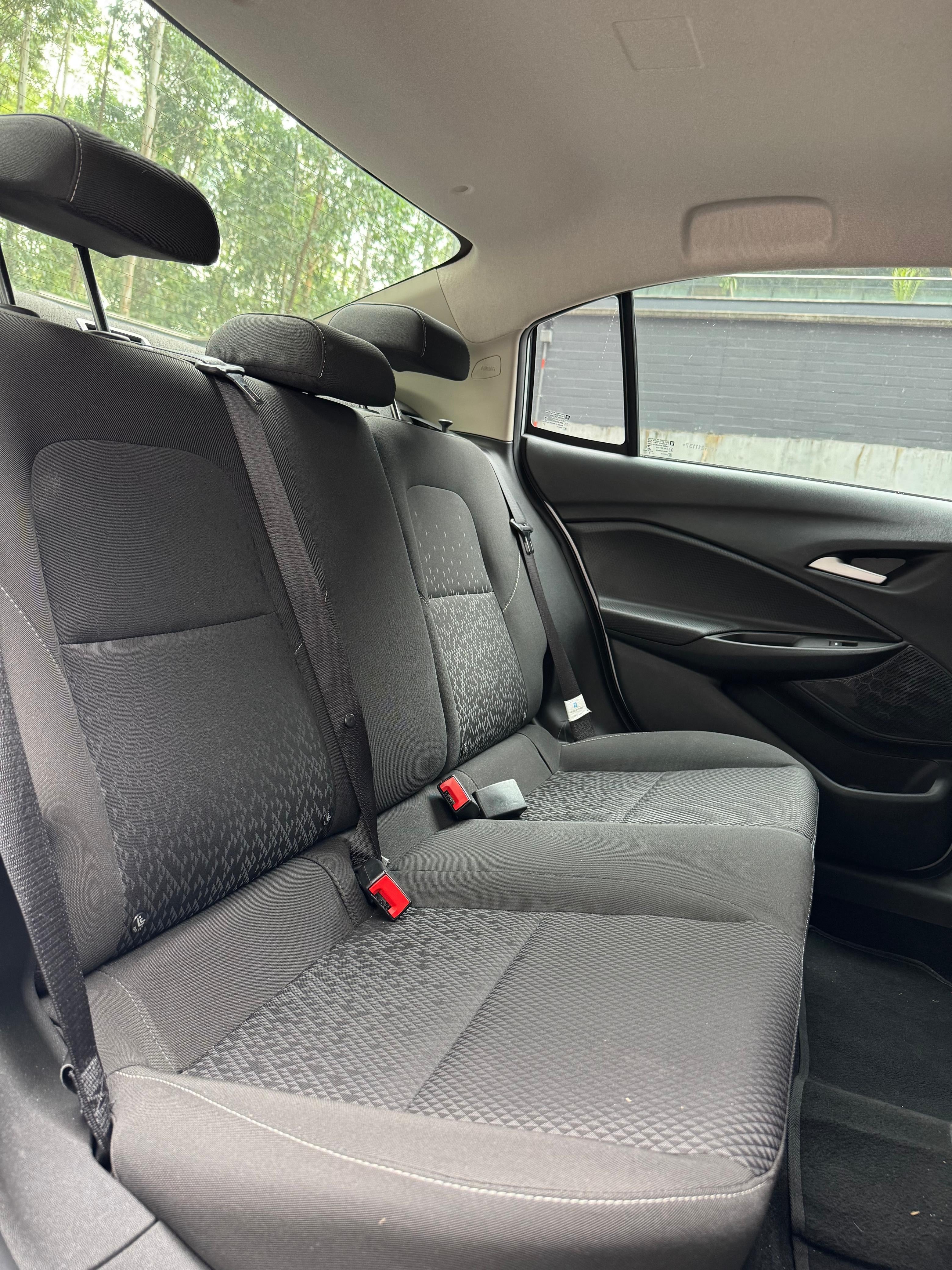 2021 - CHEVROLET ONIX LTZ SEDÁN 1.0L AUT