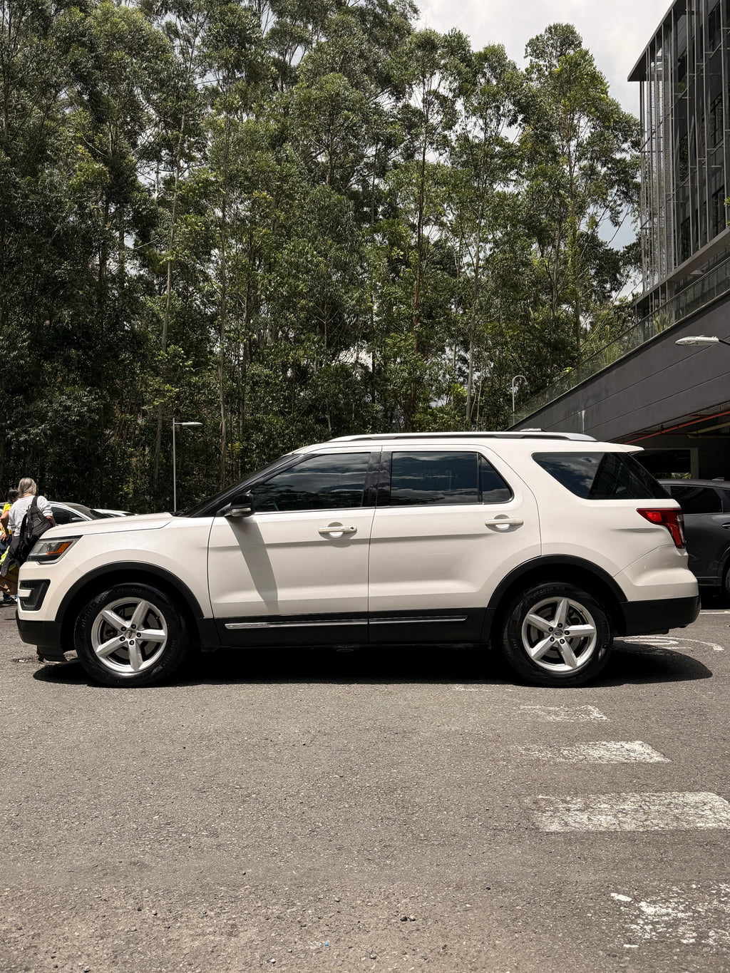 2016 - FORD EXPLORER XLT