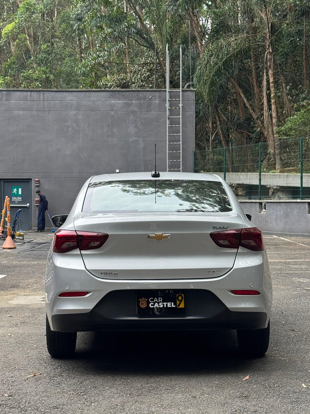 2021 - CHEVROLET ONIX LTZ SEDÁN 1.0L AUT