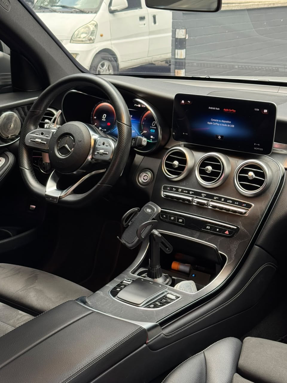 2020 - MERCEDES BENZ GLC300E 4MATIC HÍBRIDA