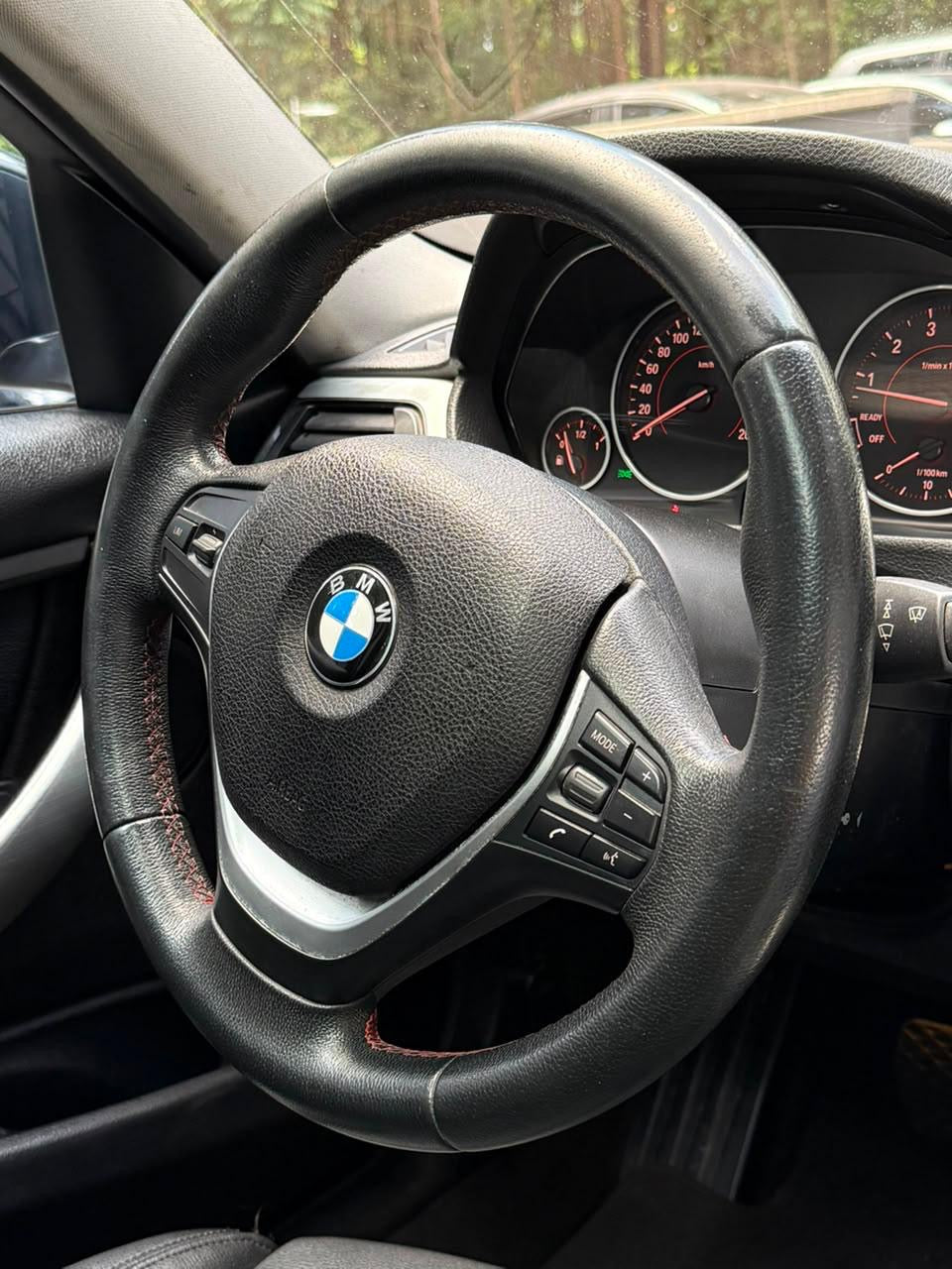 2014 - BMW 316i Standard Turbo Sedan