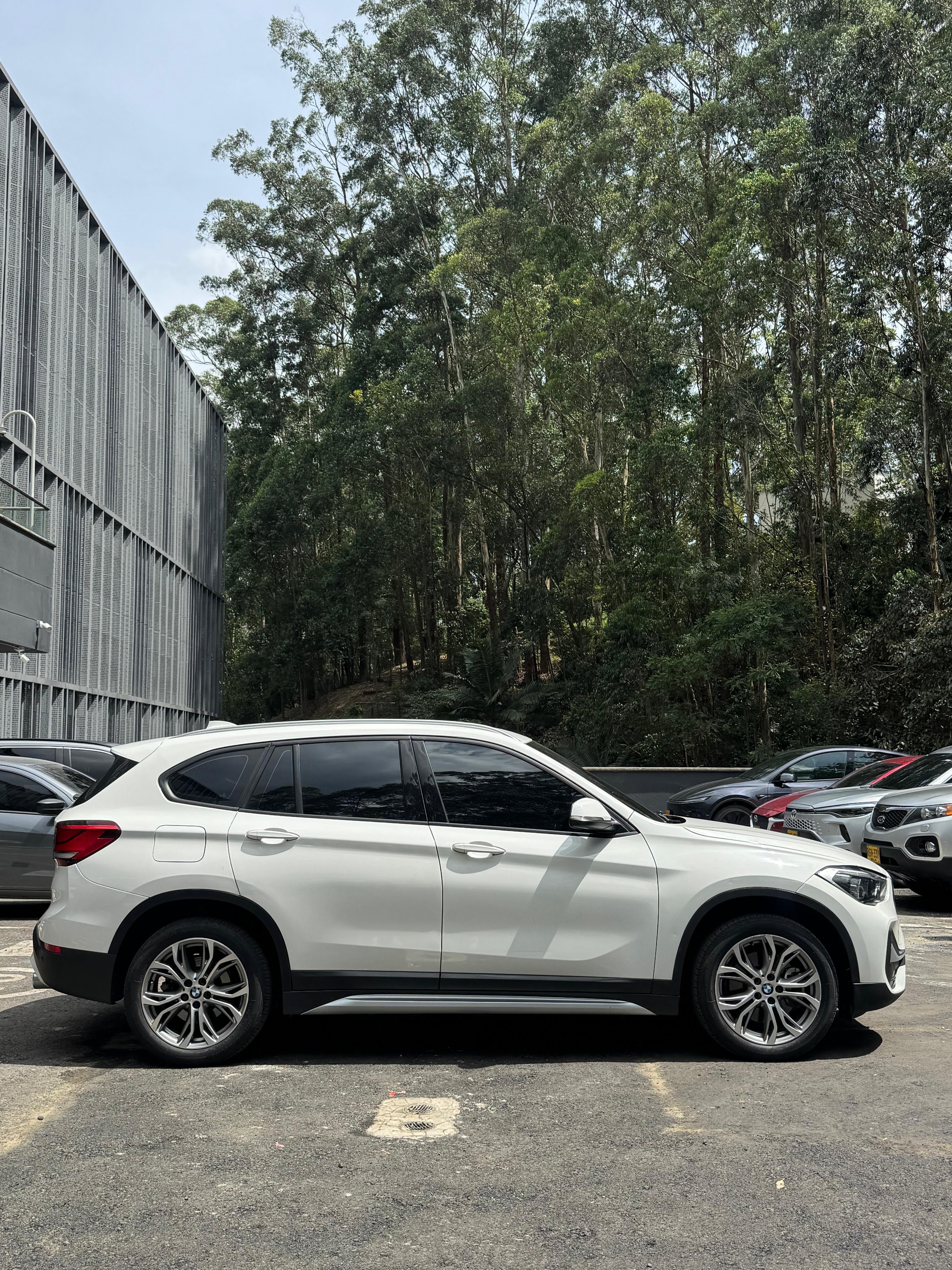 2022 - BMW X1 SDRIVE20I AT