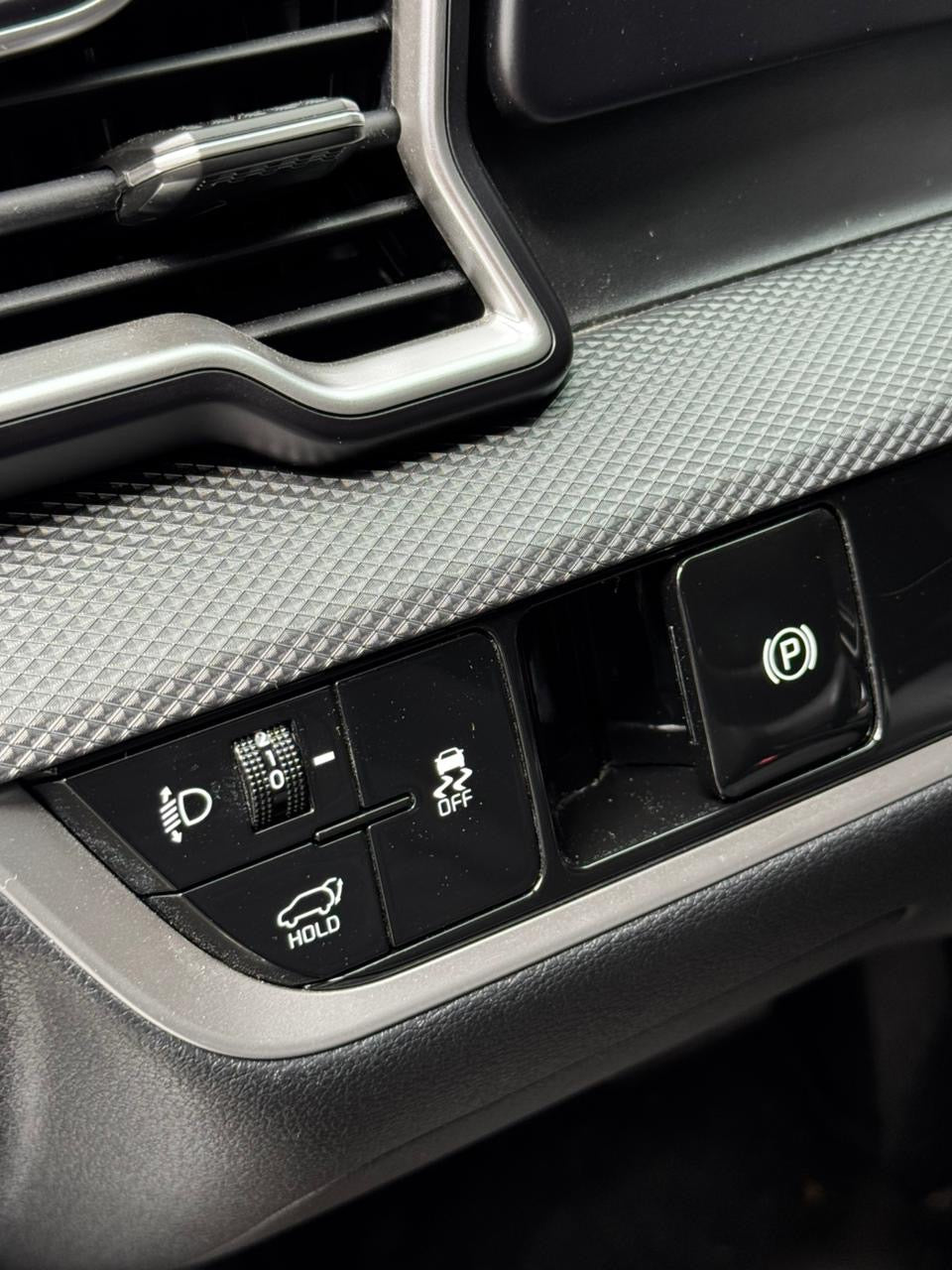 2025 -KIA SPORTAGE  VIBRANT FWD 2.0L