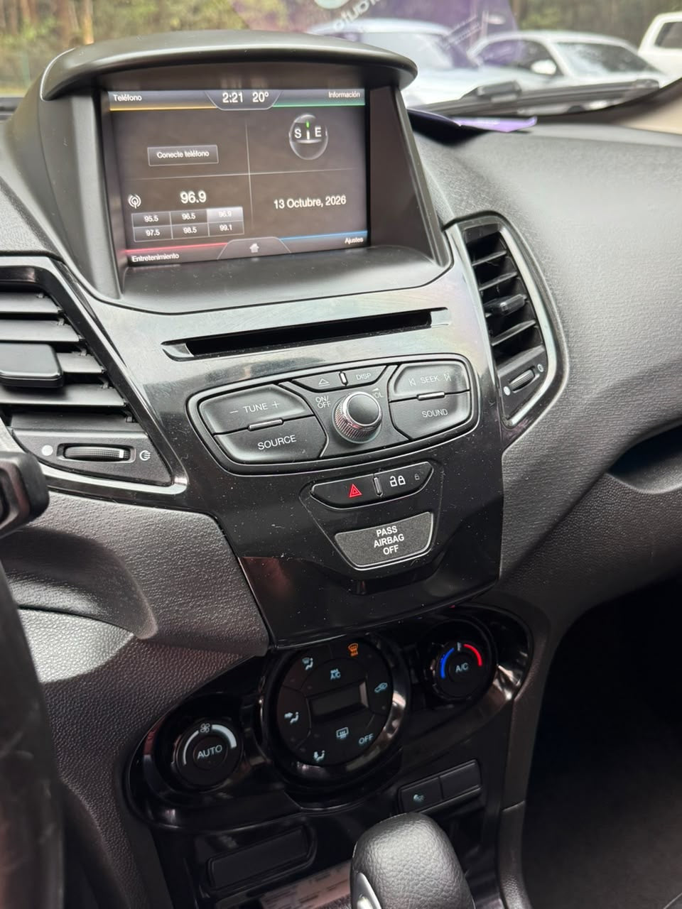 2015 - FORD FIESTA TITANIUM AUT 1.6L