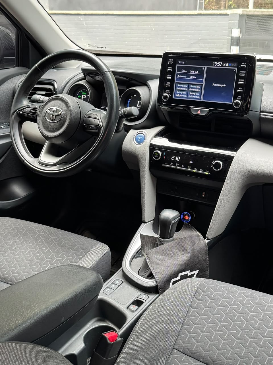 2022 - TOYOTA YARIS CROSS XS
