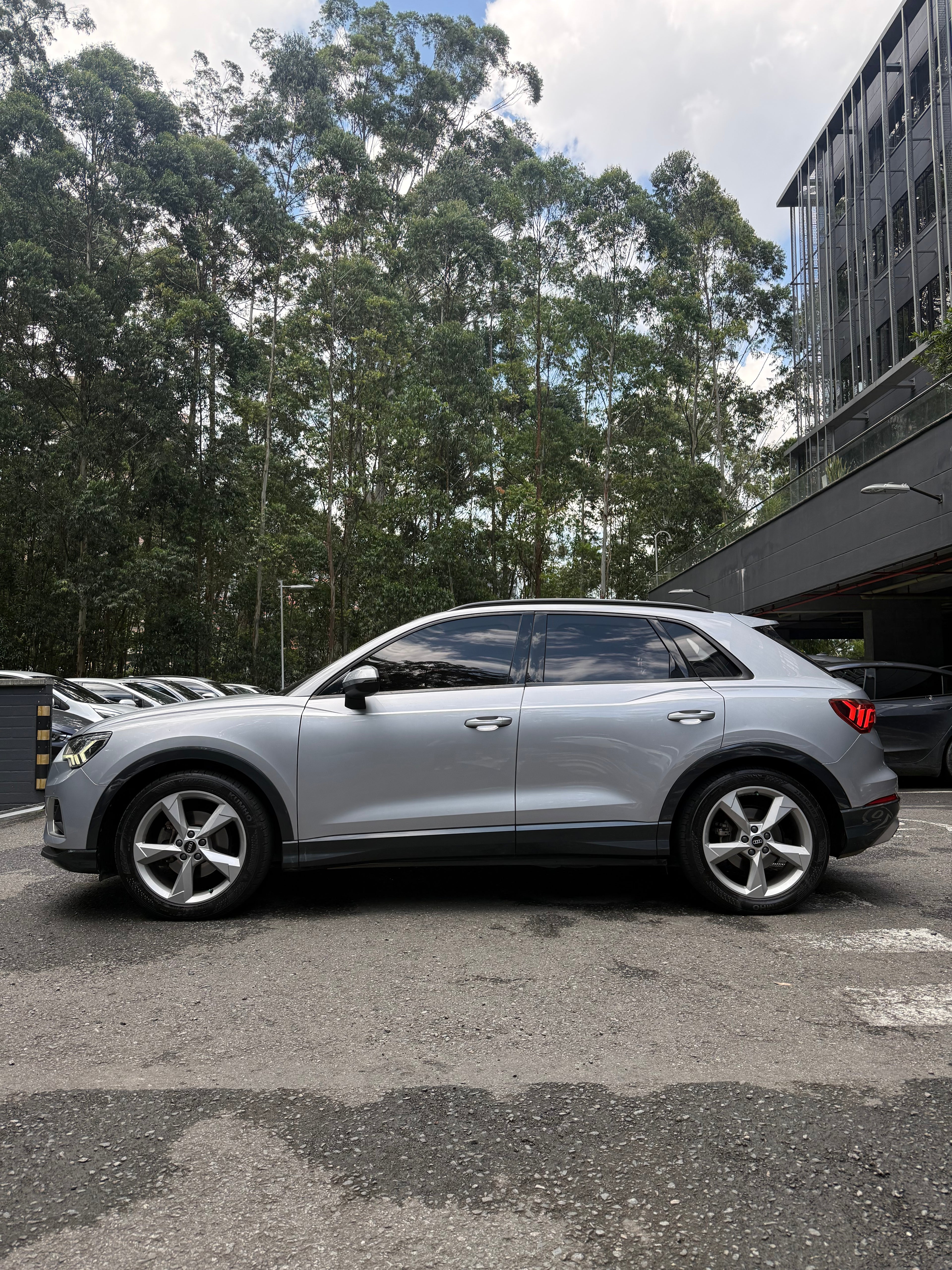 2021 - -AUDI Q3 TFSI Sportline Blindada