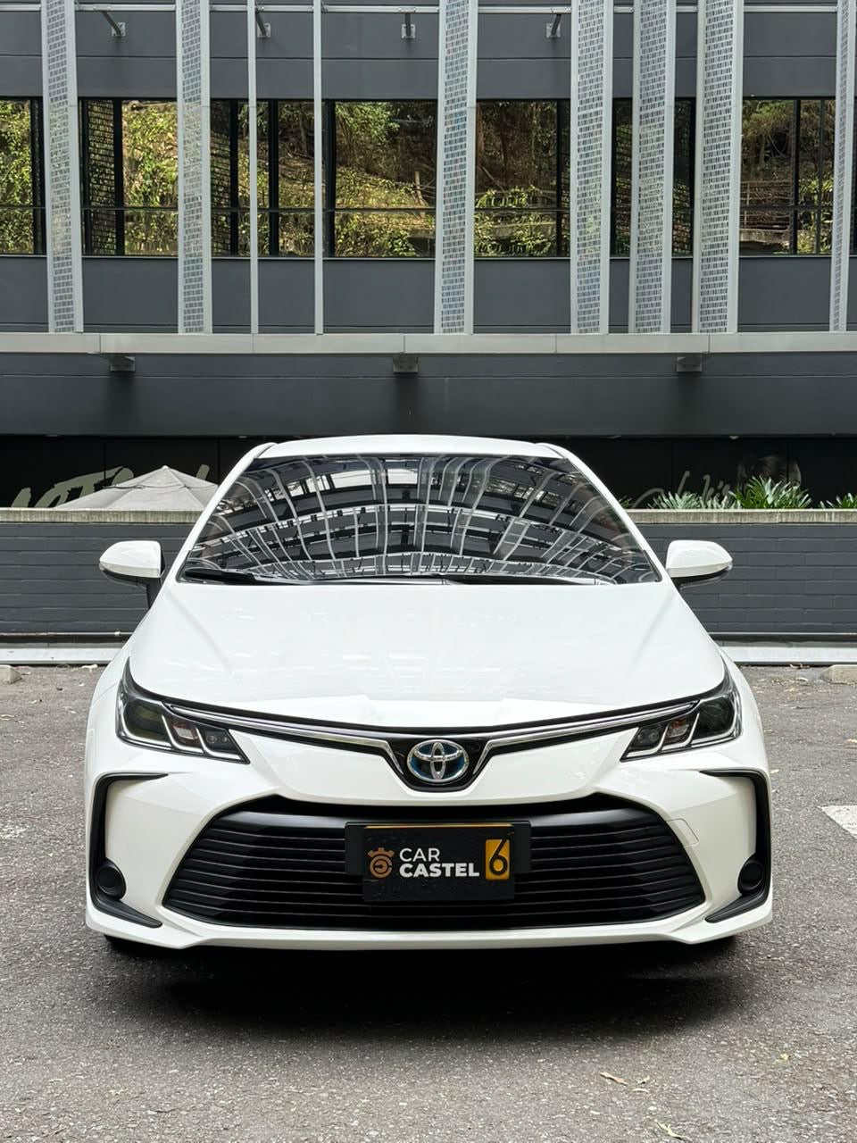2023 -TOYOTA COROLLA XLi HIBRIDO