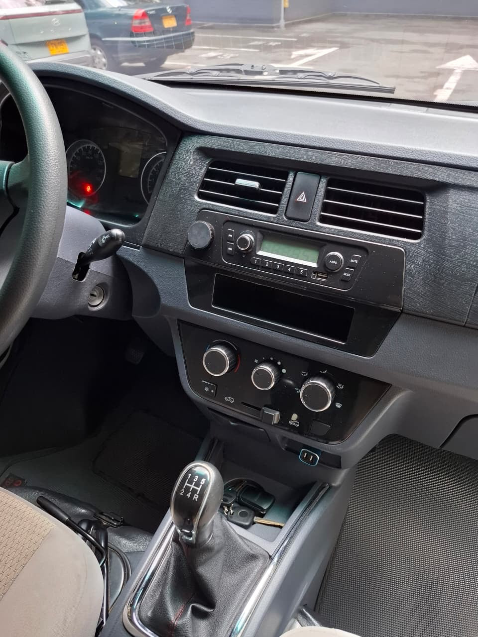 2023 - VAN CARGO SHINERAY X30