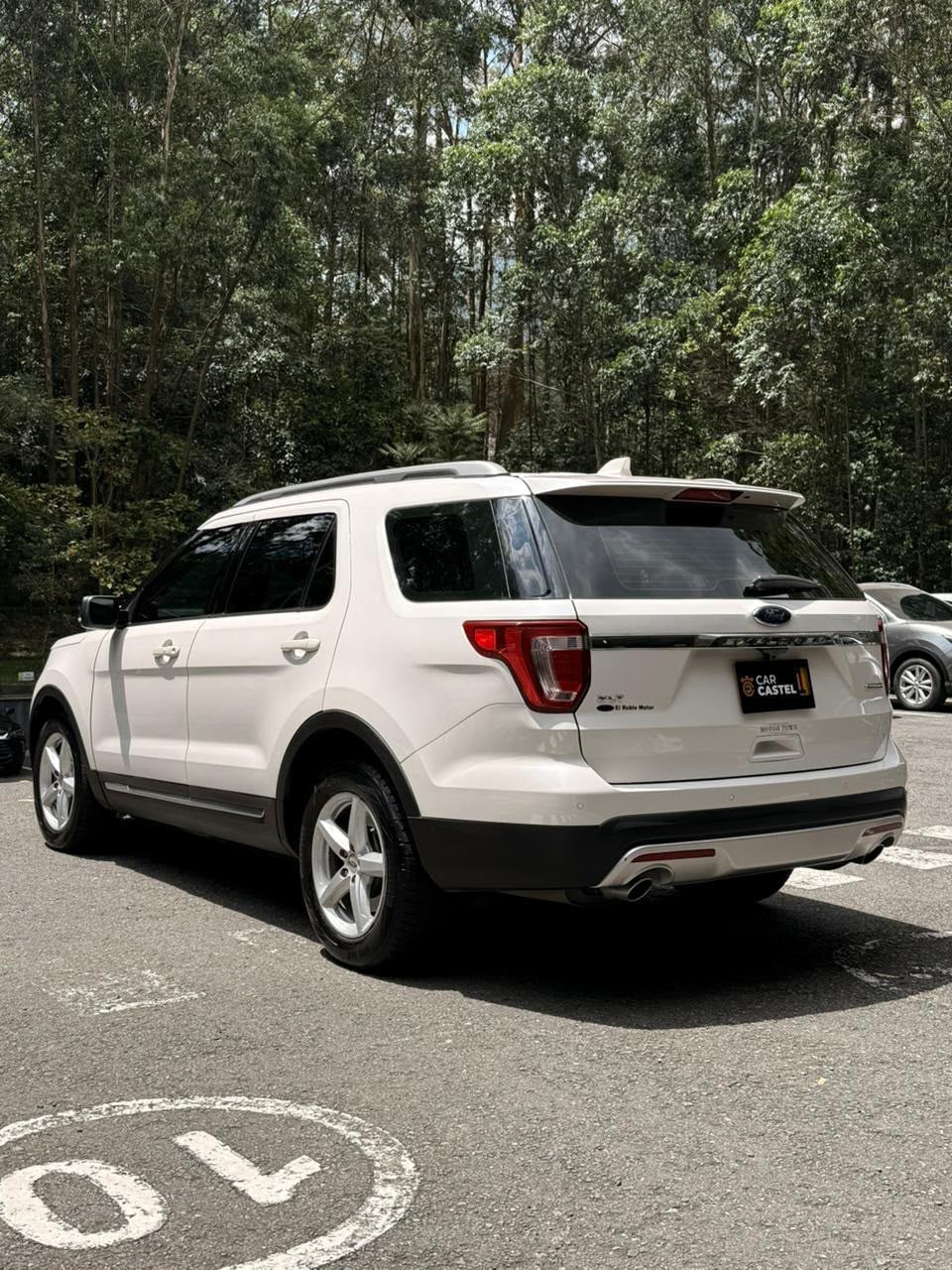 2016 - FORD EXPLORER XLT