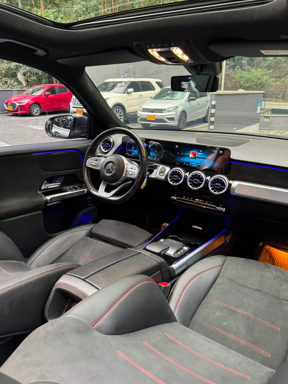 2023 - MERCEDES BENZ GLB200