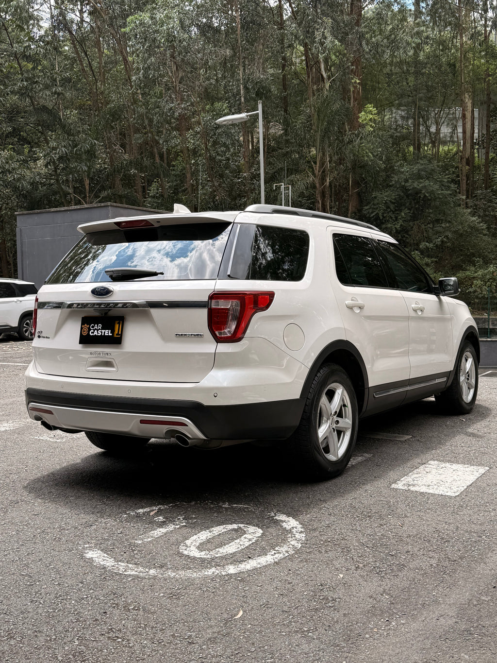 2016 - FORD EXPLORER XLT