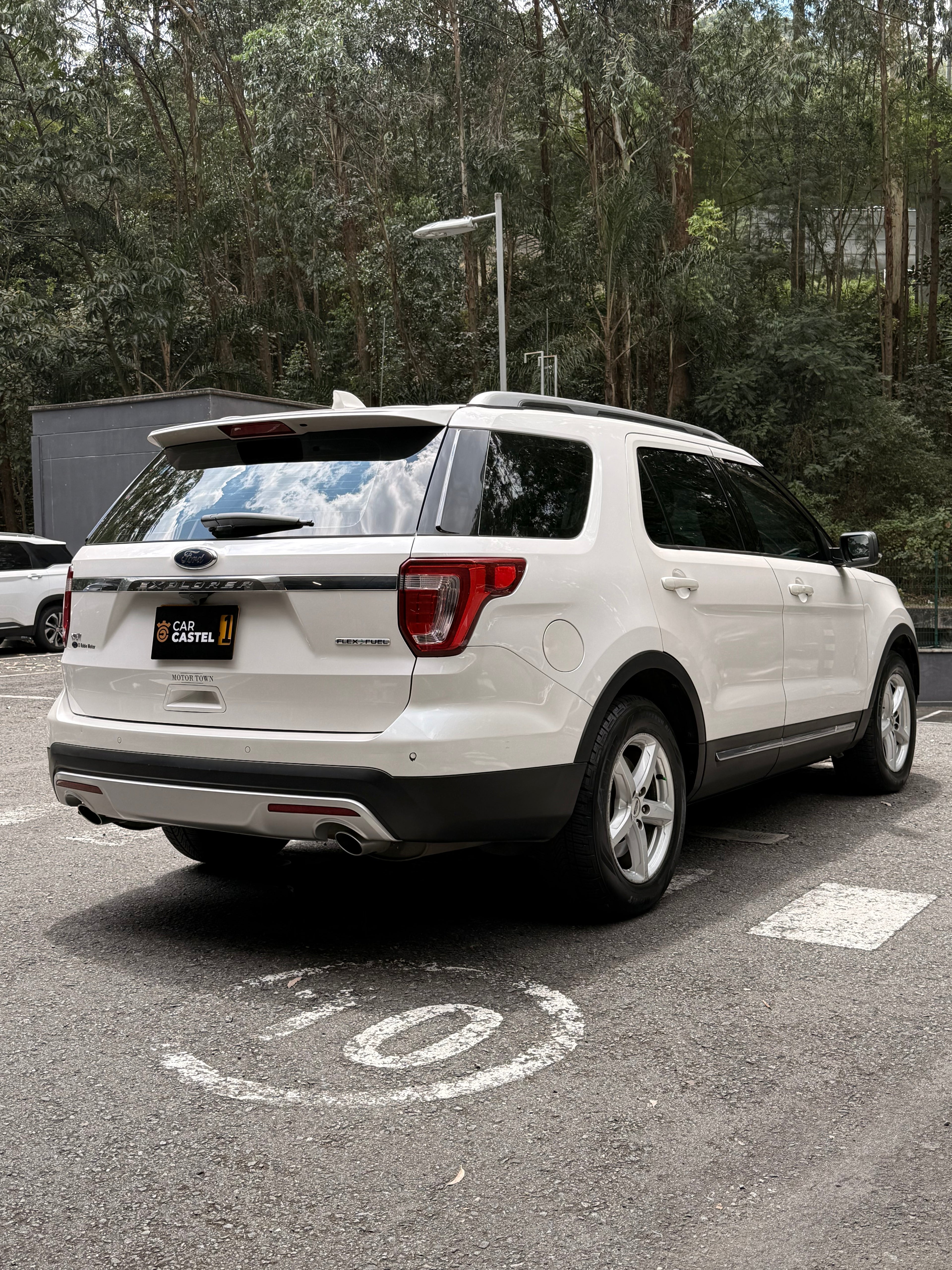 2016 - FORD EXPLORER XLT
