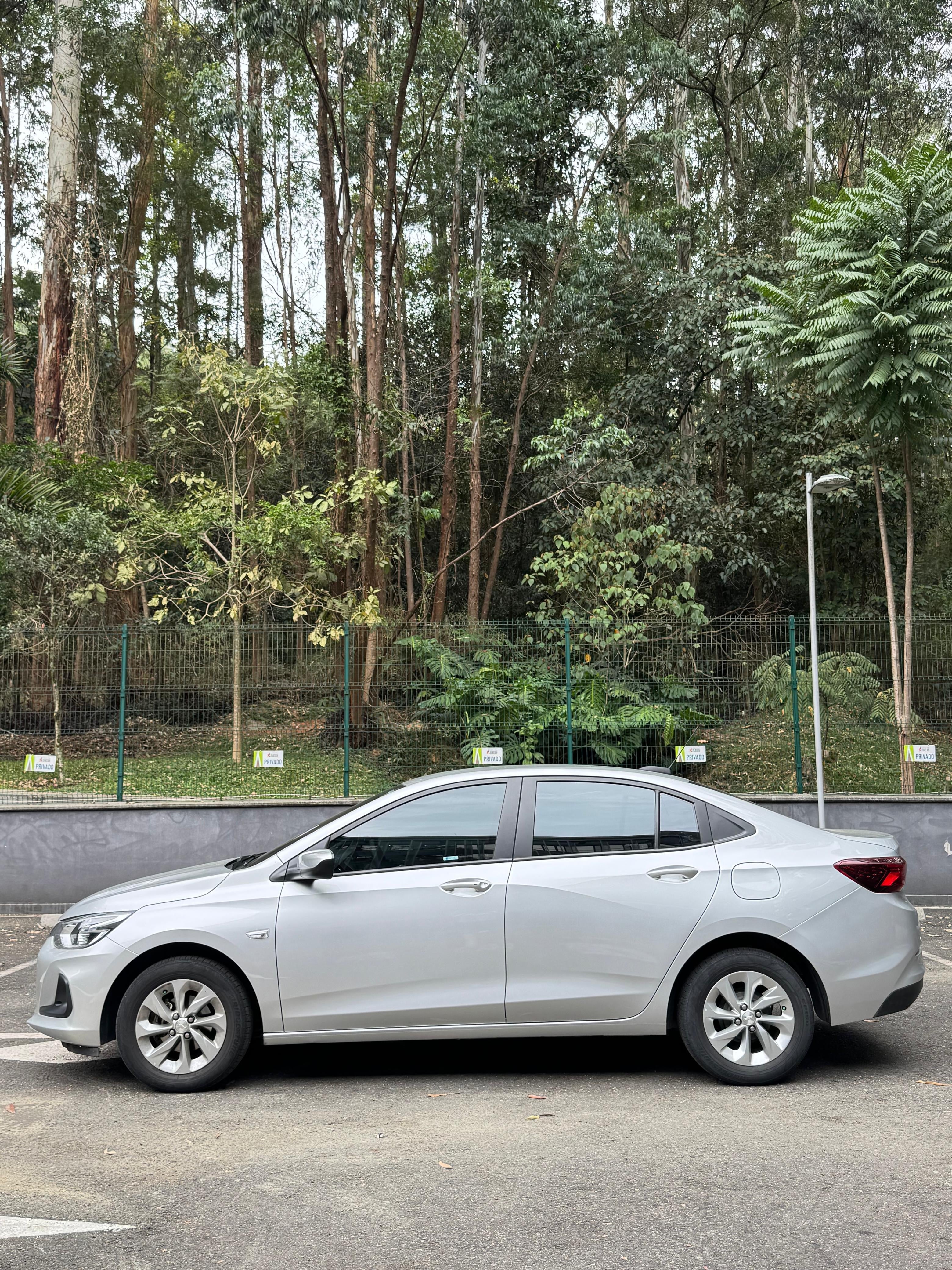 2021 - CHEVROLET ONIX LTZ SEDÁN 1.0L AUT