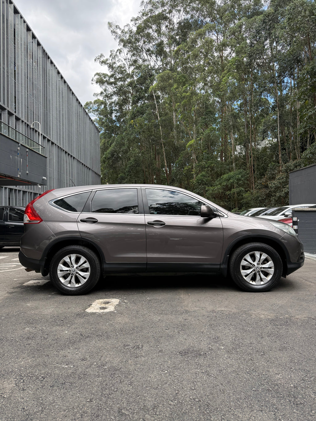 2012  - HONDA CRV LX AT